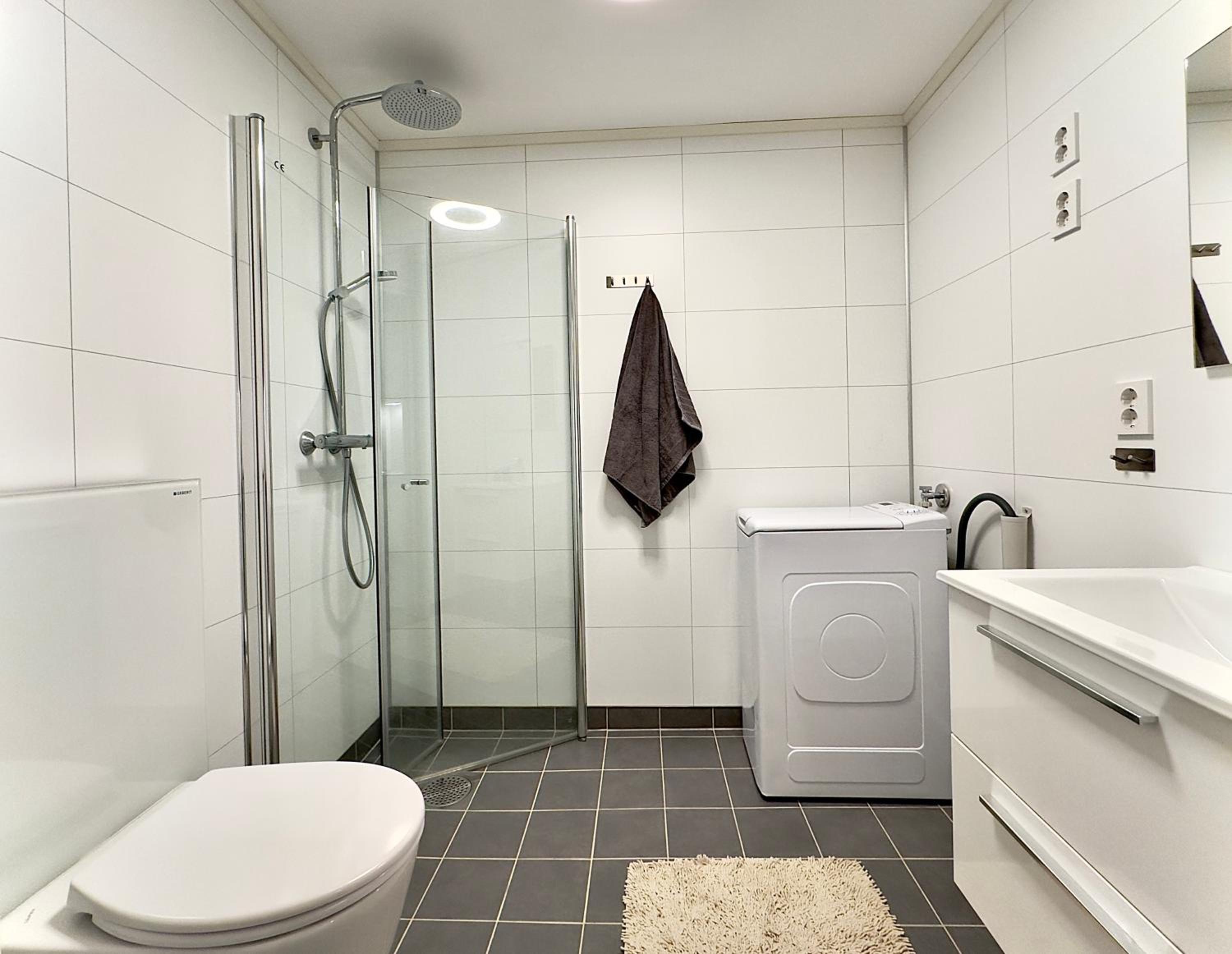 One-Bedroom Apartment photo 2
