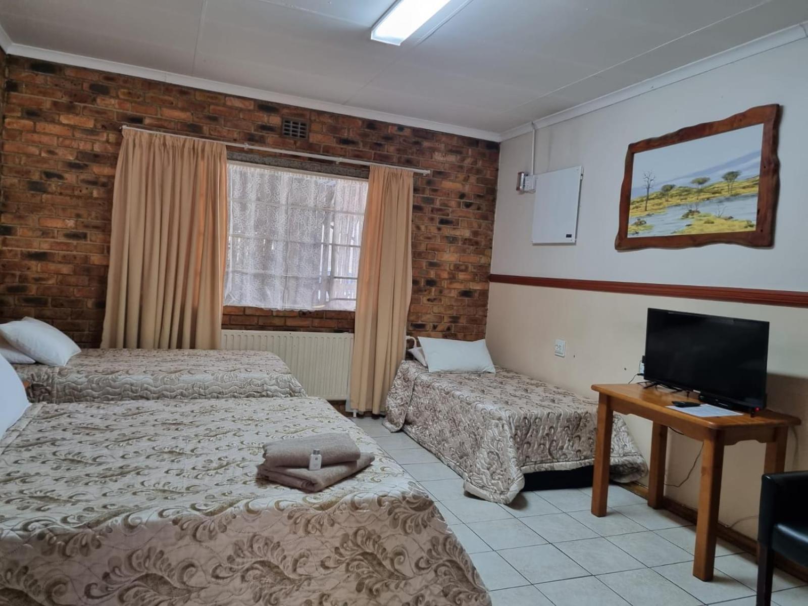 Triple Room - Photo 11