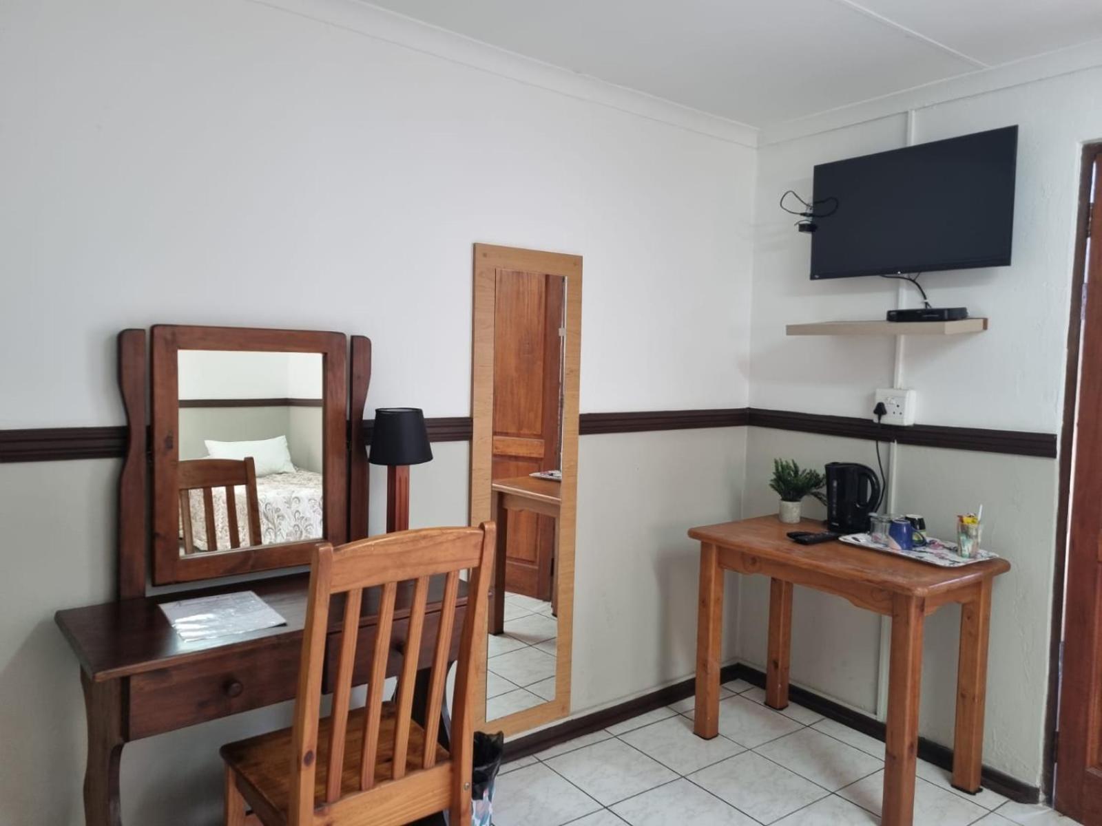 Family Room - Photo 3