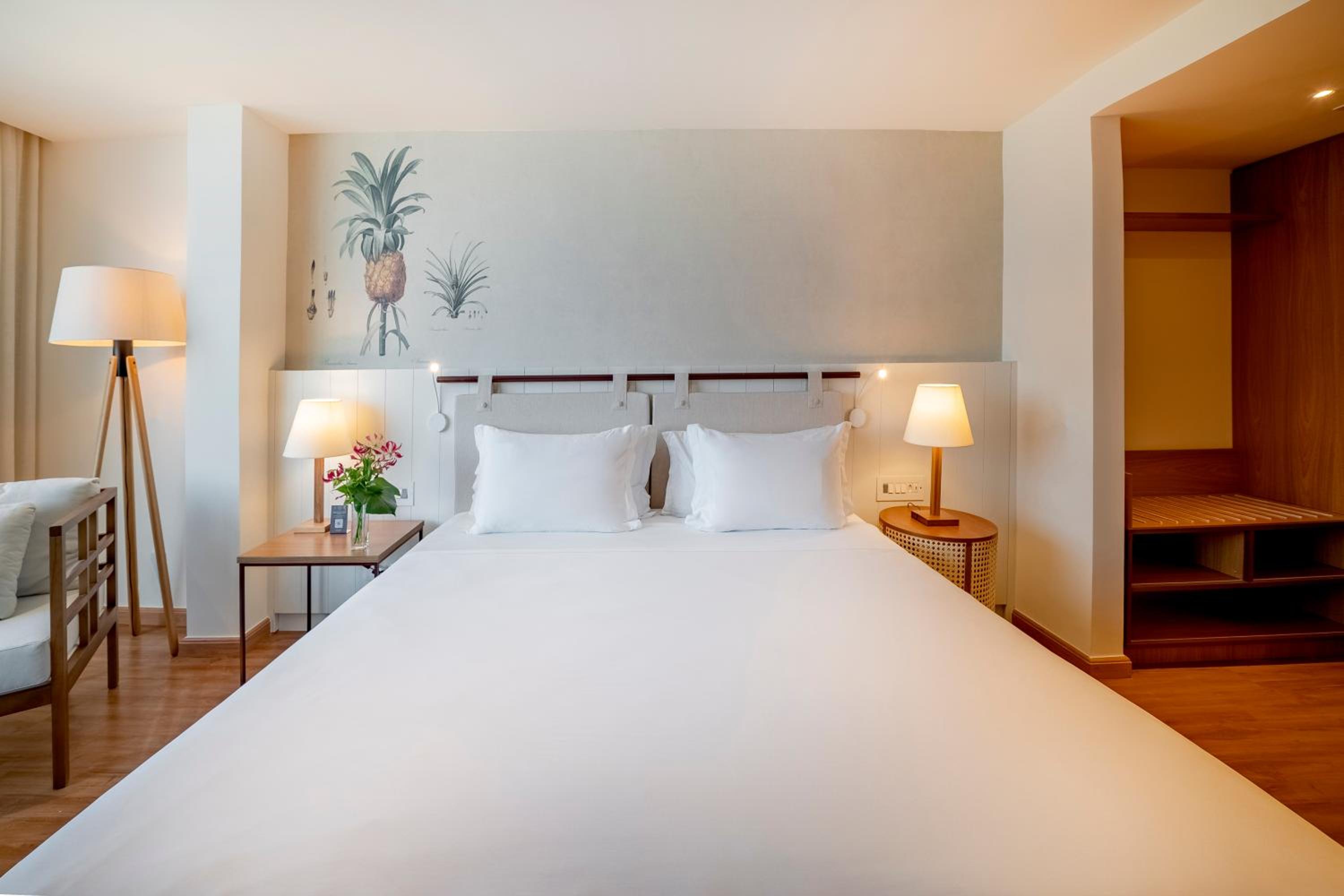 Executive King Suite with Sea View - Photo 10