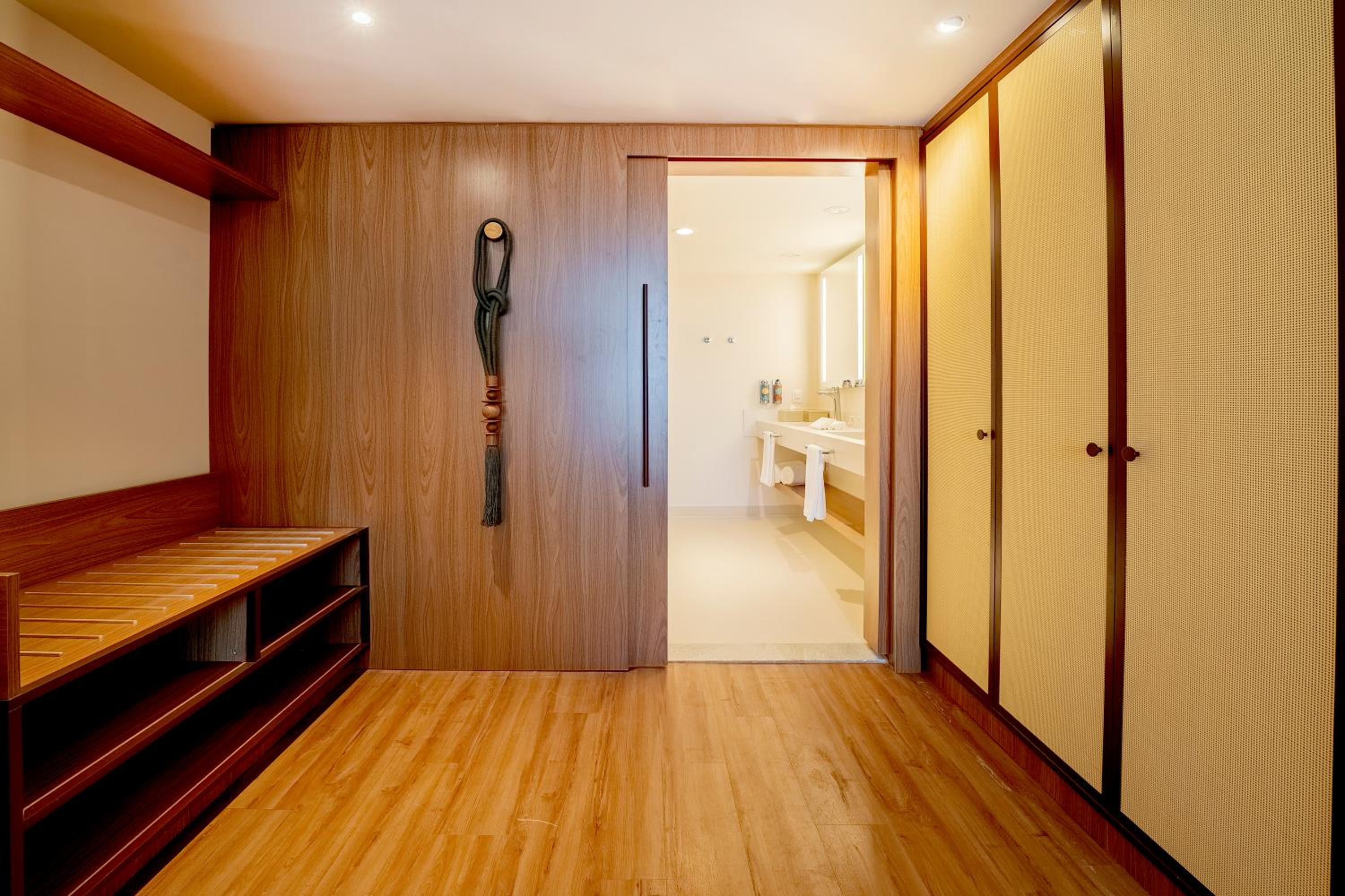 Executive King Suite with Sea View - Photo 11