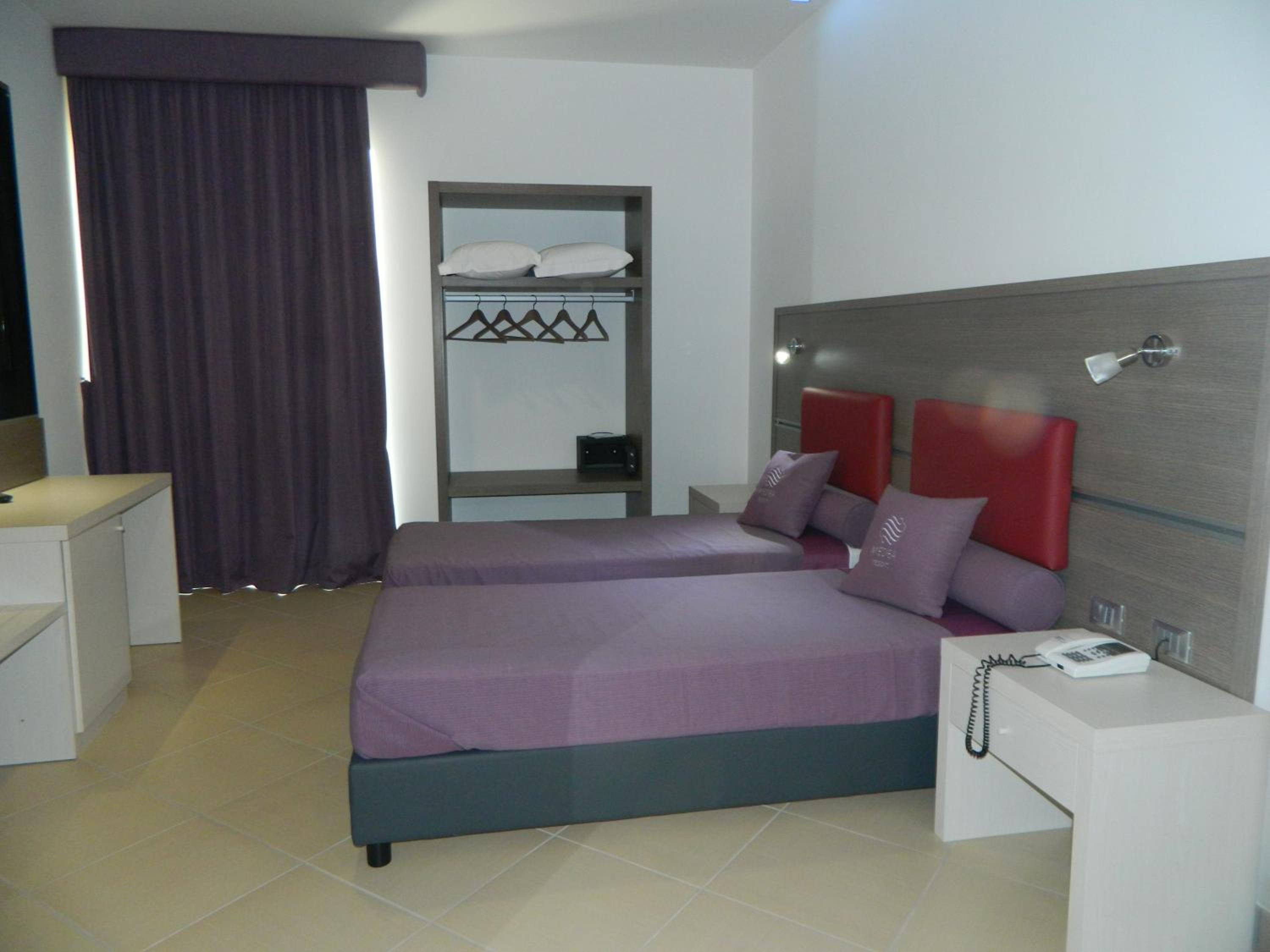 Triple Room with Balcony - Photo 3