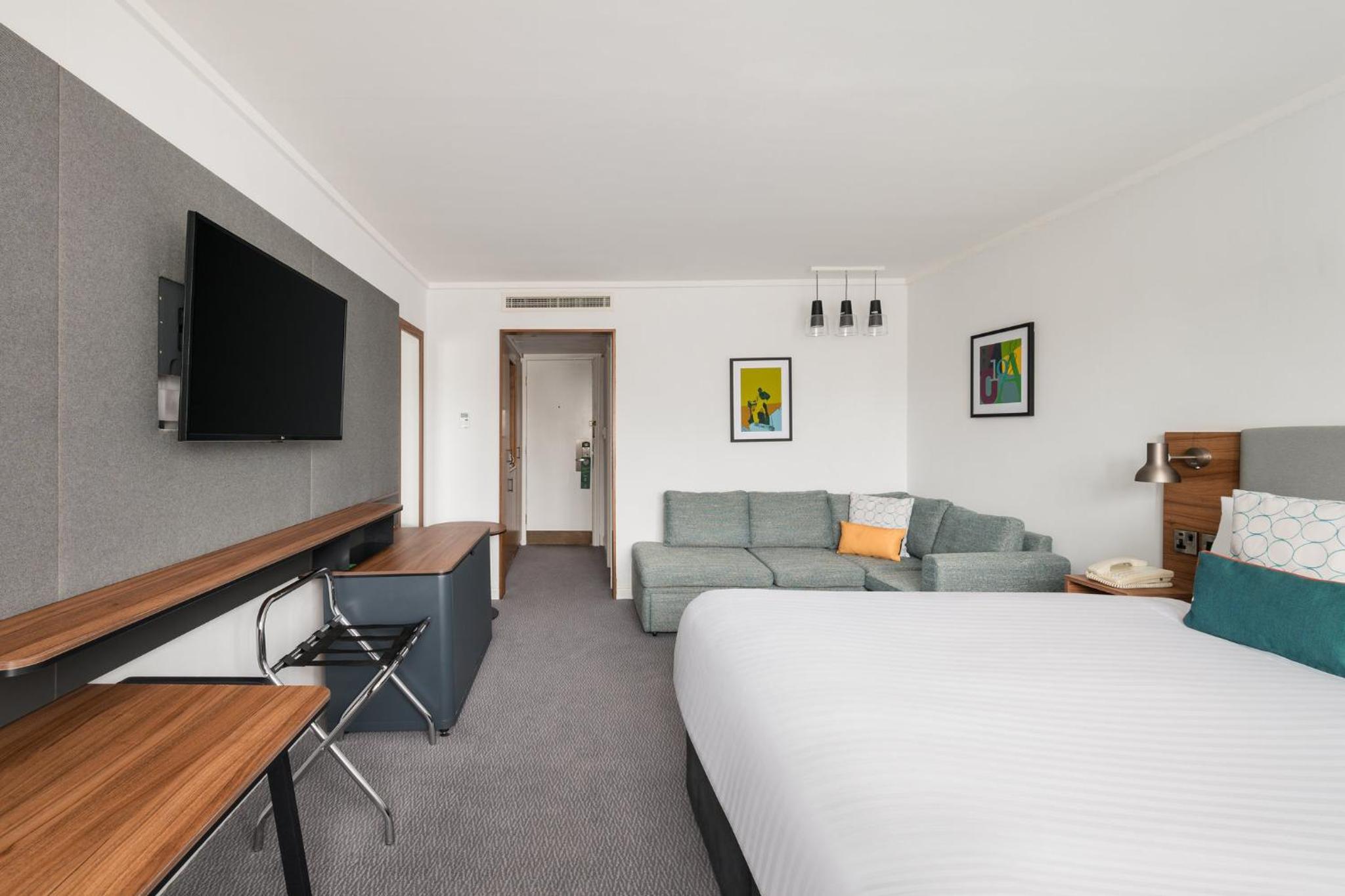 Standard Double Room with Sofa Bed - Photo 3