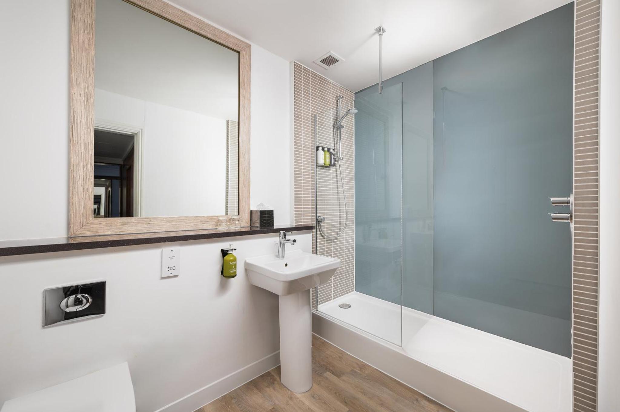 Premium Double Room - Photo 10
