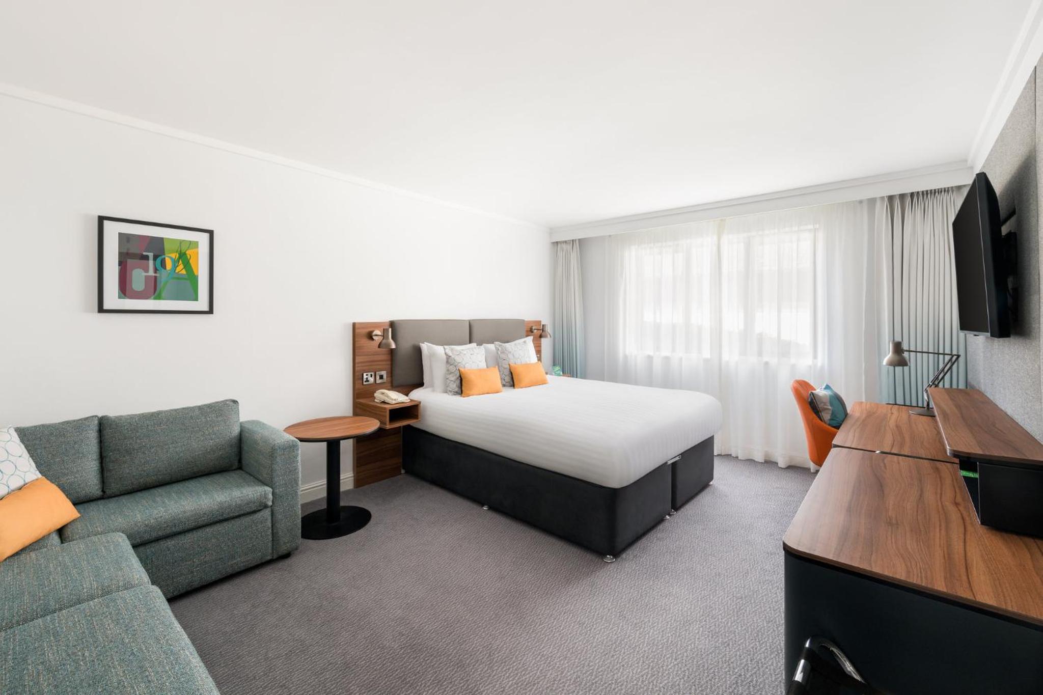 Standard Double Room with Sofa Bed - Photo 8