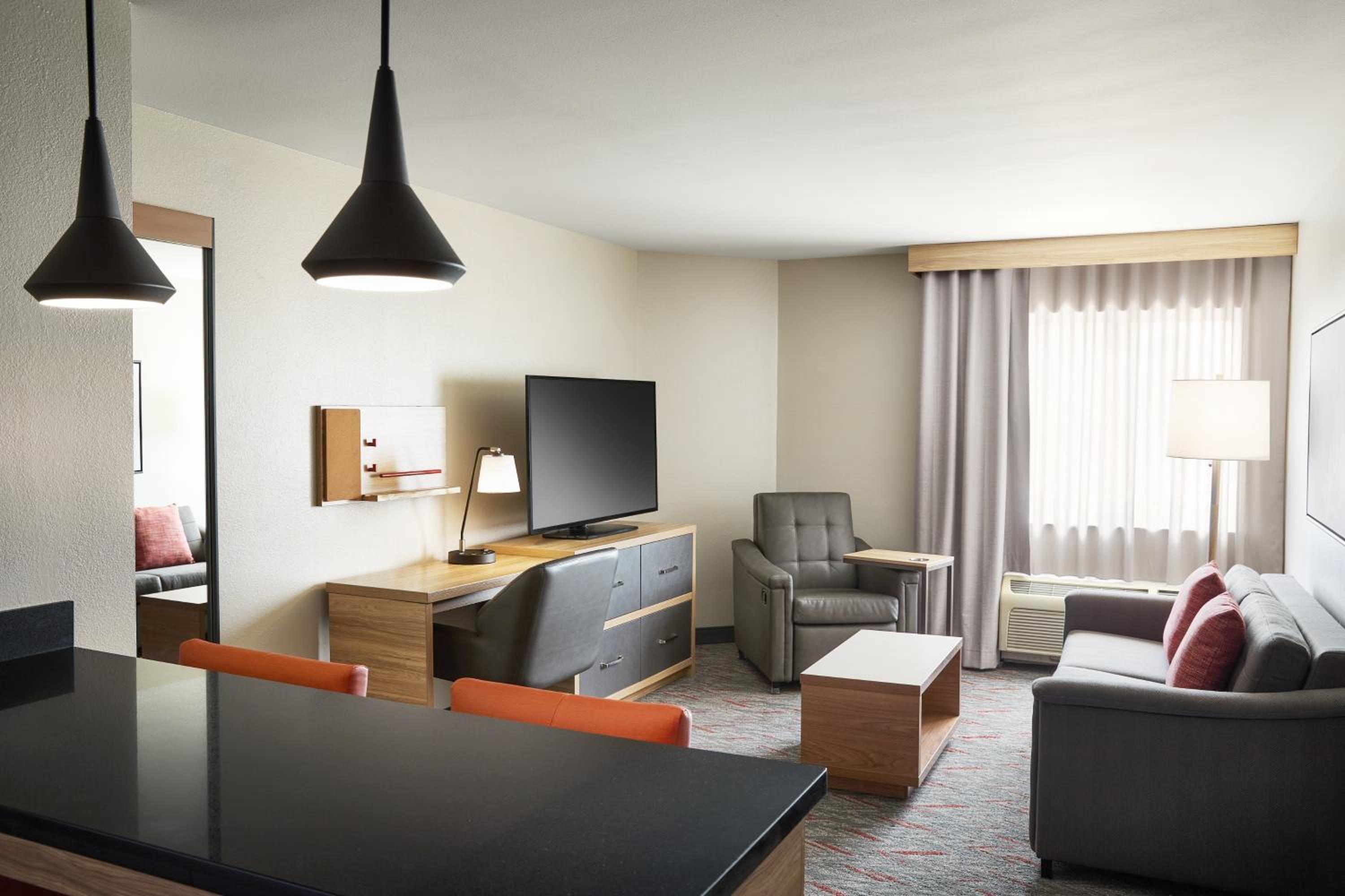 One-Bedroom King Suite with Sofa Bed - Photo 4