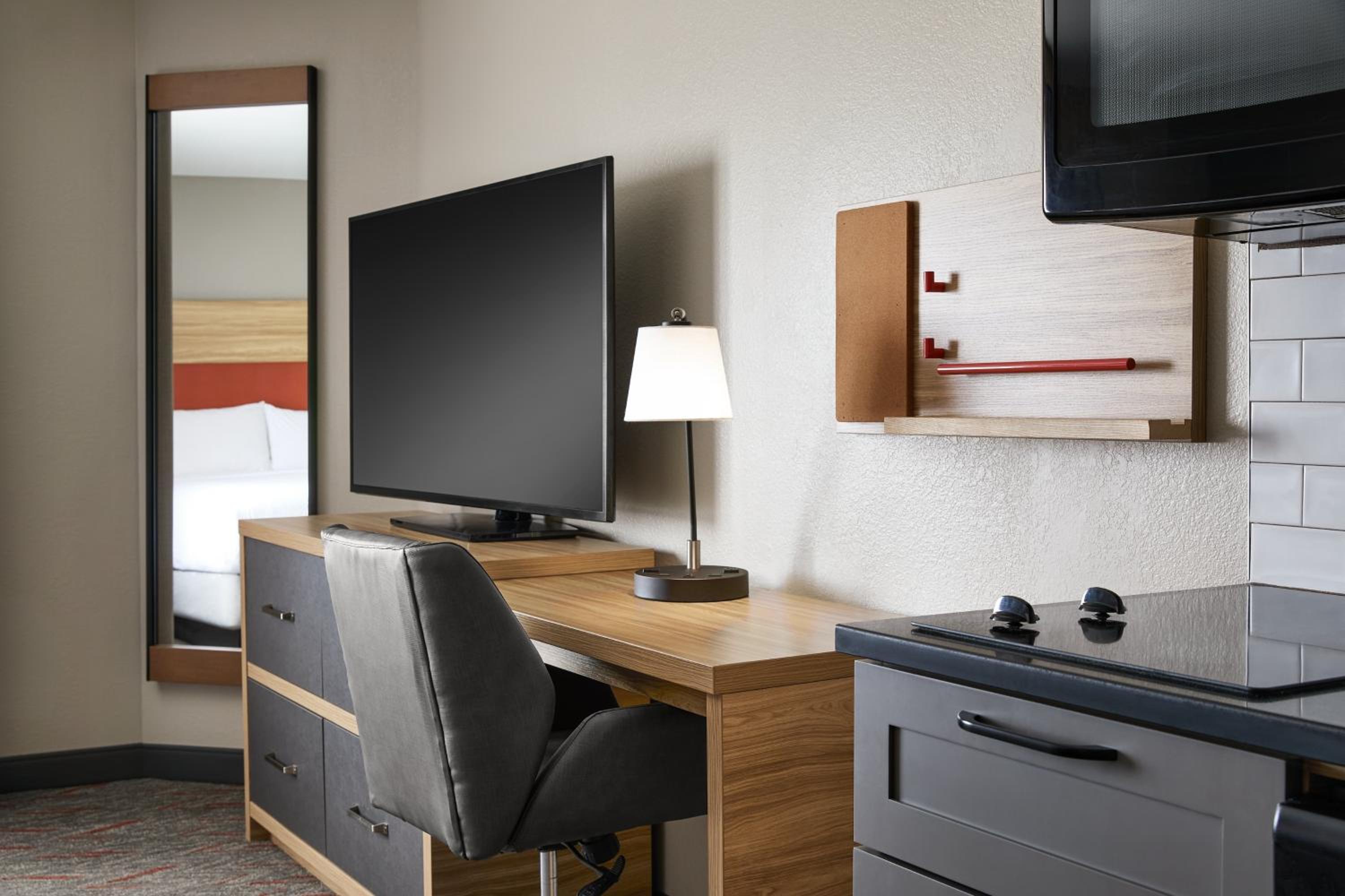 Studio Suite - Photo 2