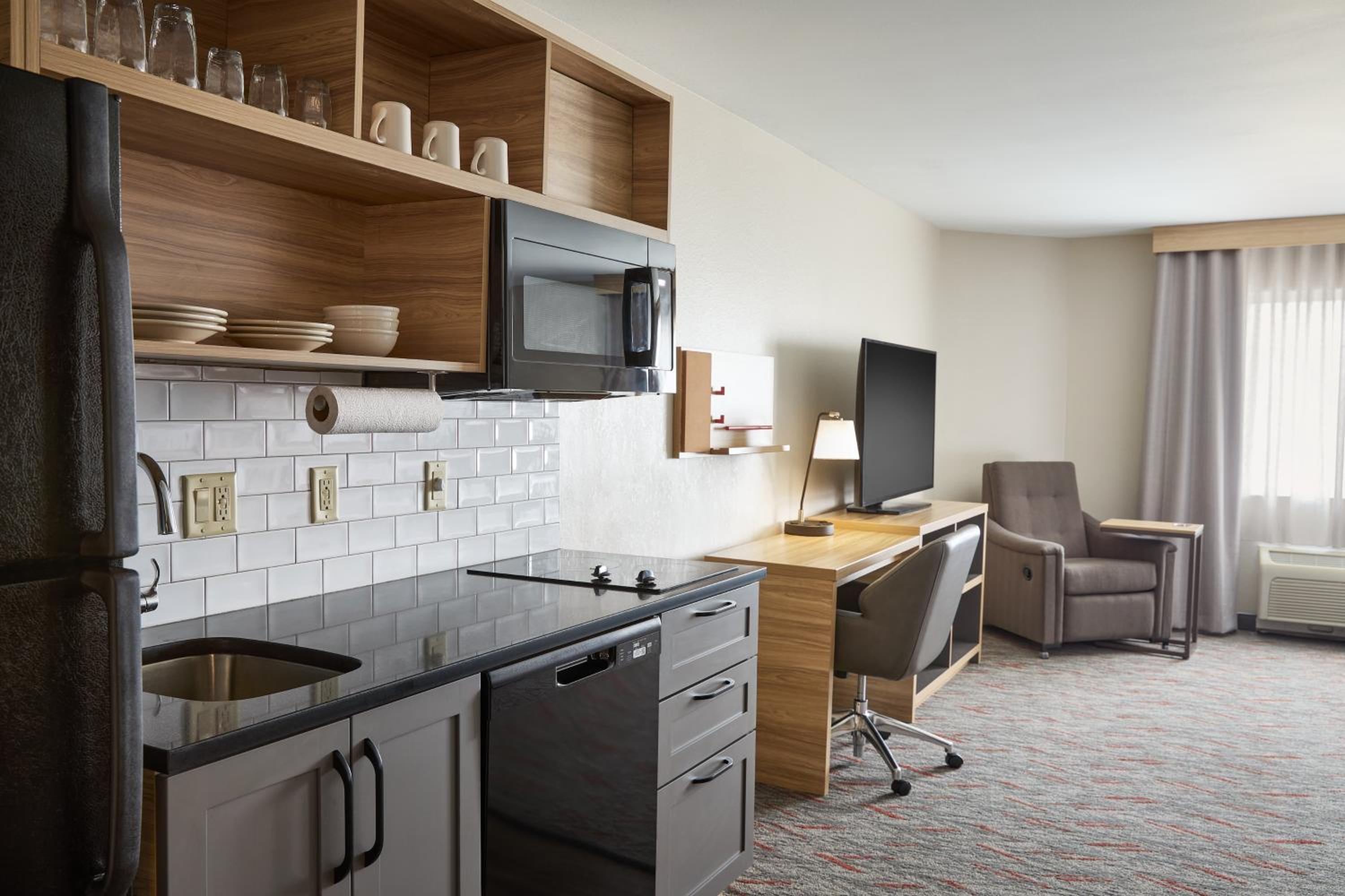 Studio Suite - Photo 3