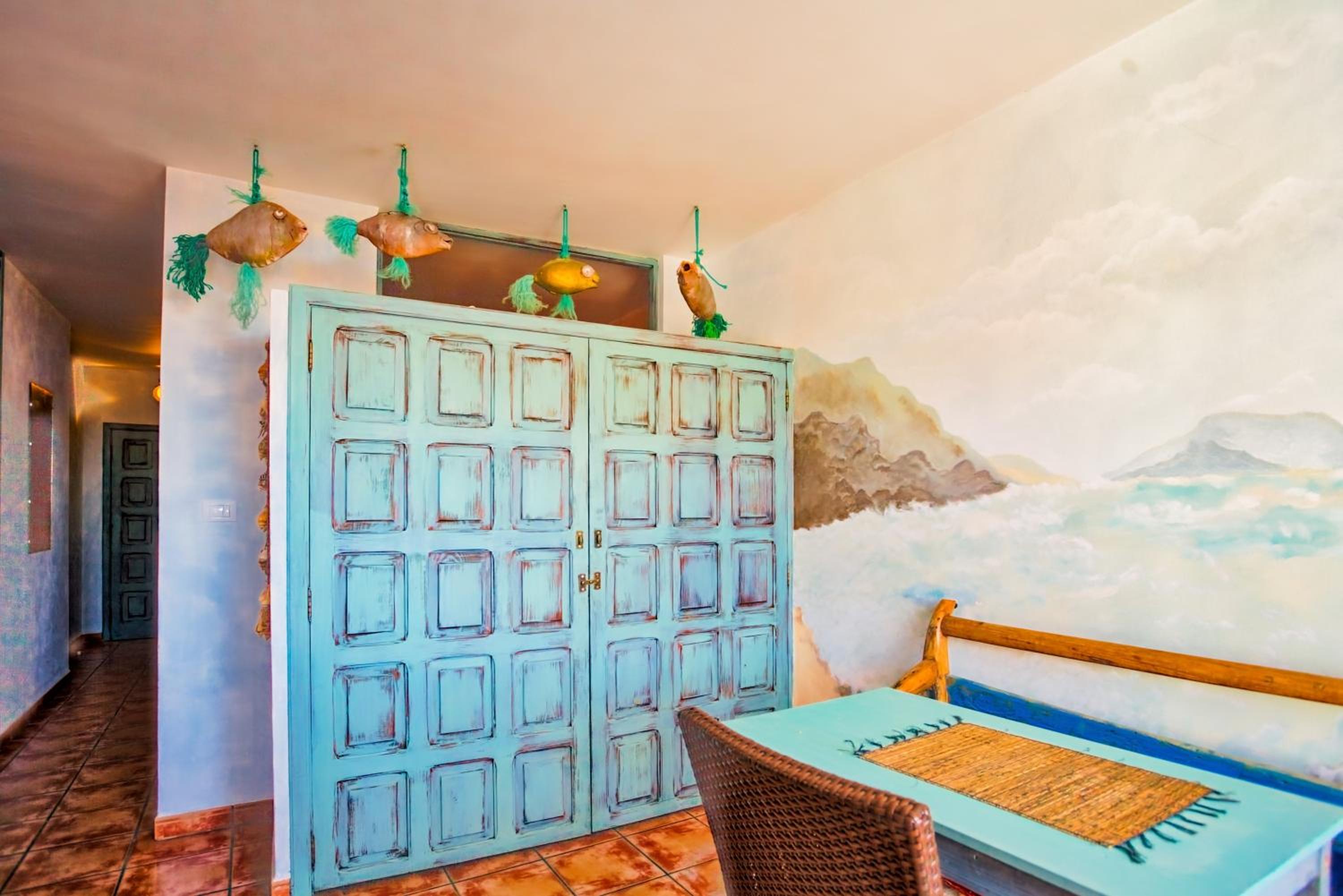 One-Bedroom Apartment with Balcony and Sea View photo 3