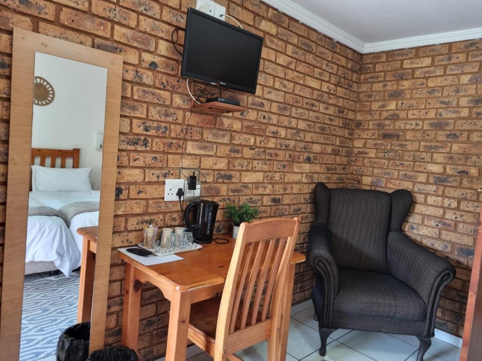 Deluxe Double or Twin Room photo 3
