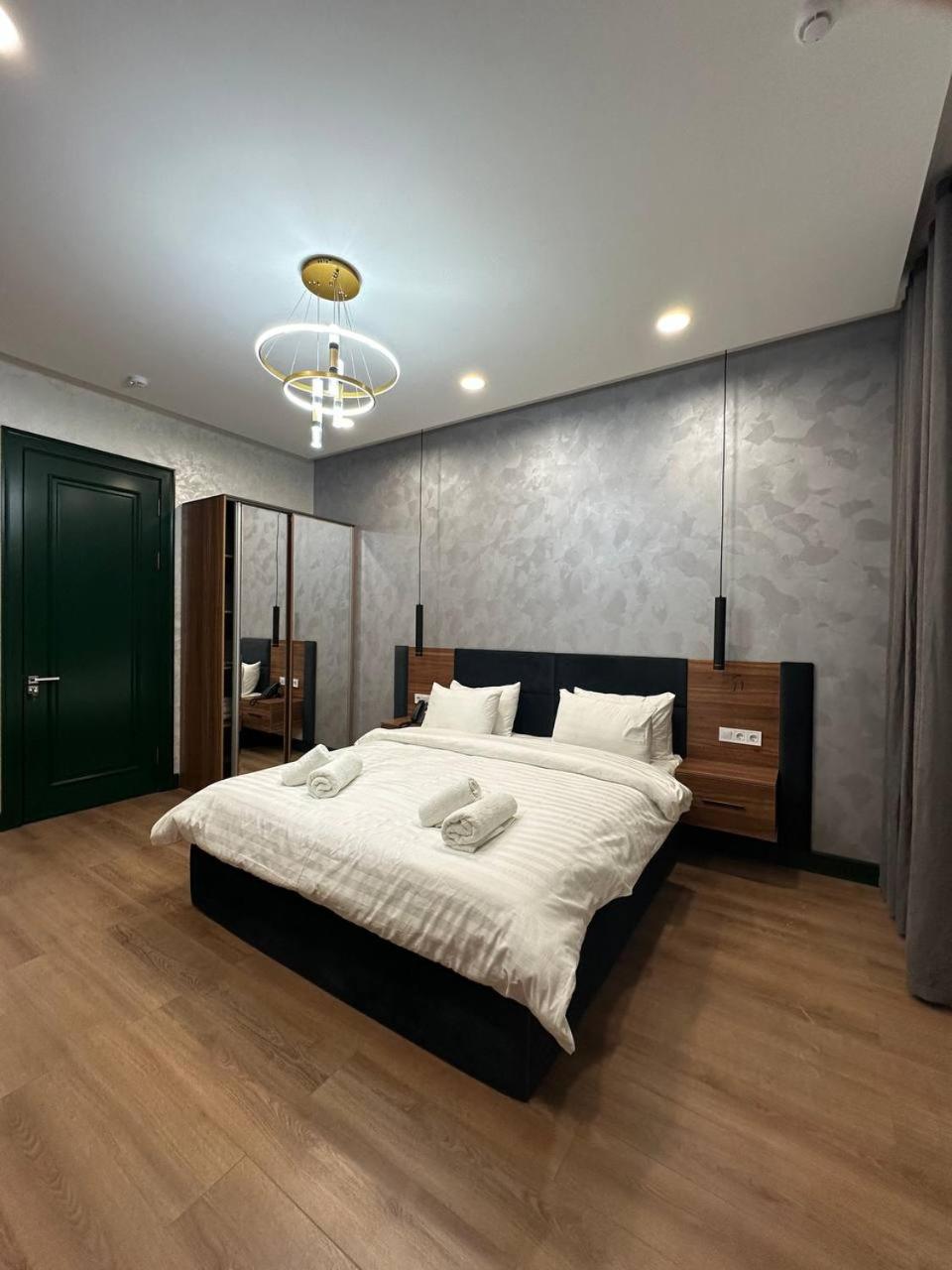 Two-Bedroom Apartment With Balcony And Terrace photo 1