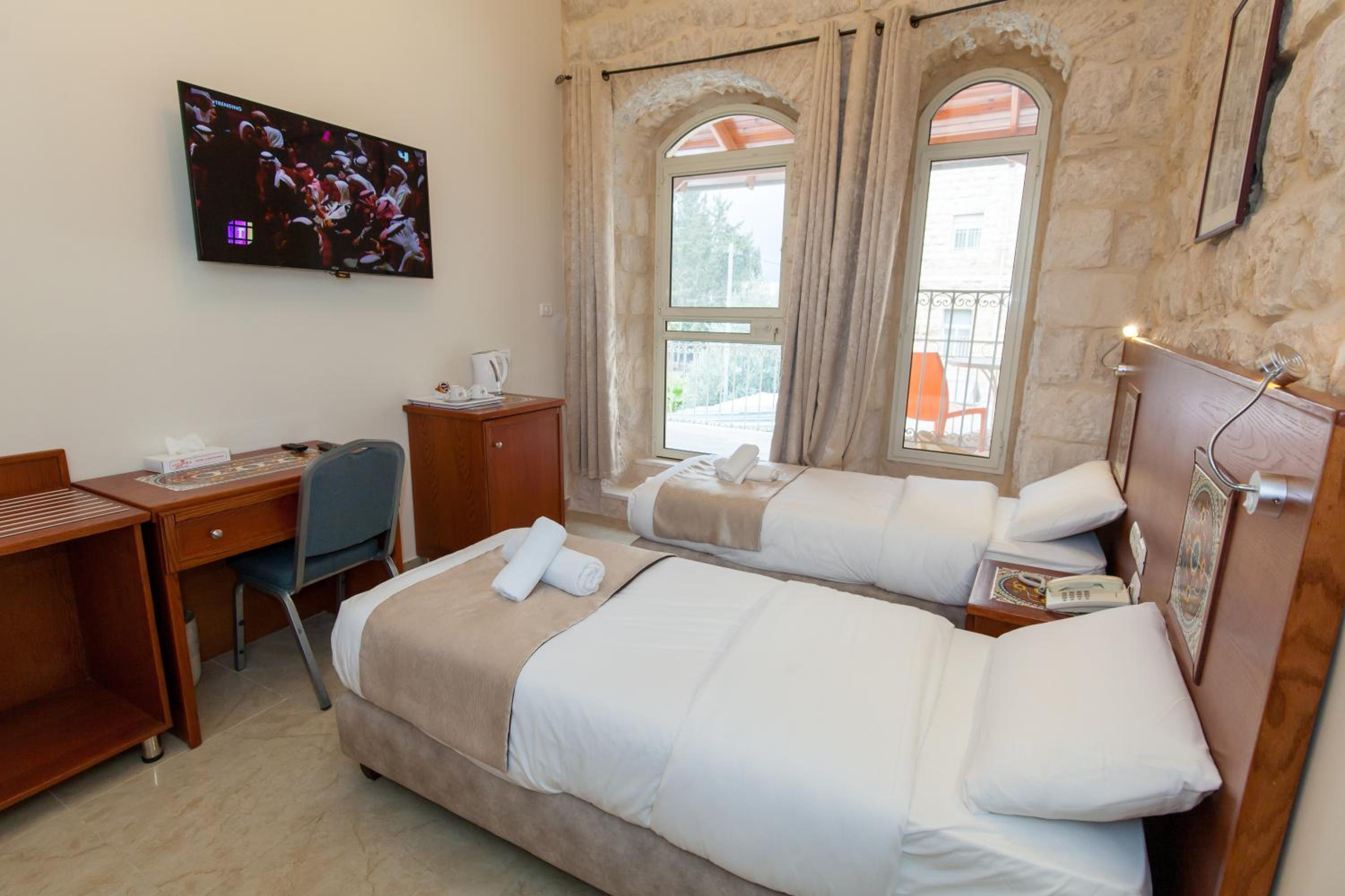 Superior Twin Room with Balcony - Photo 29