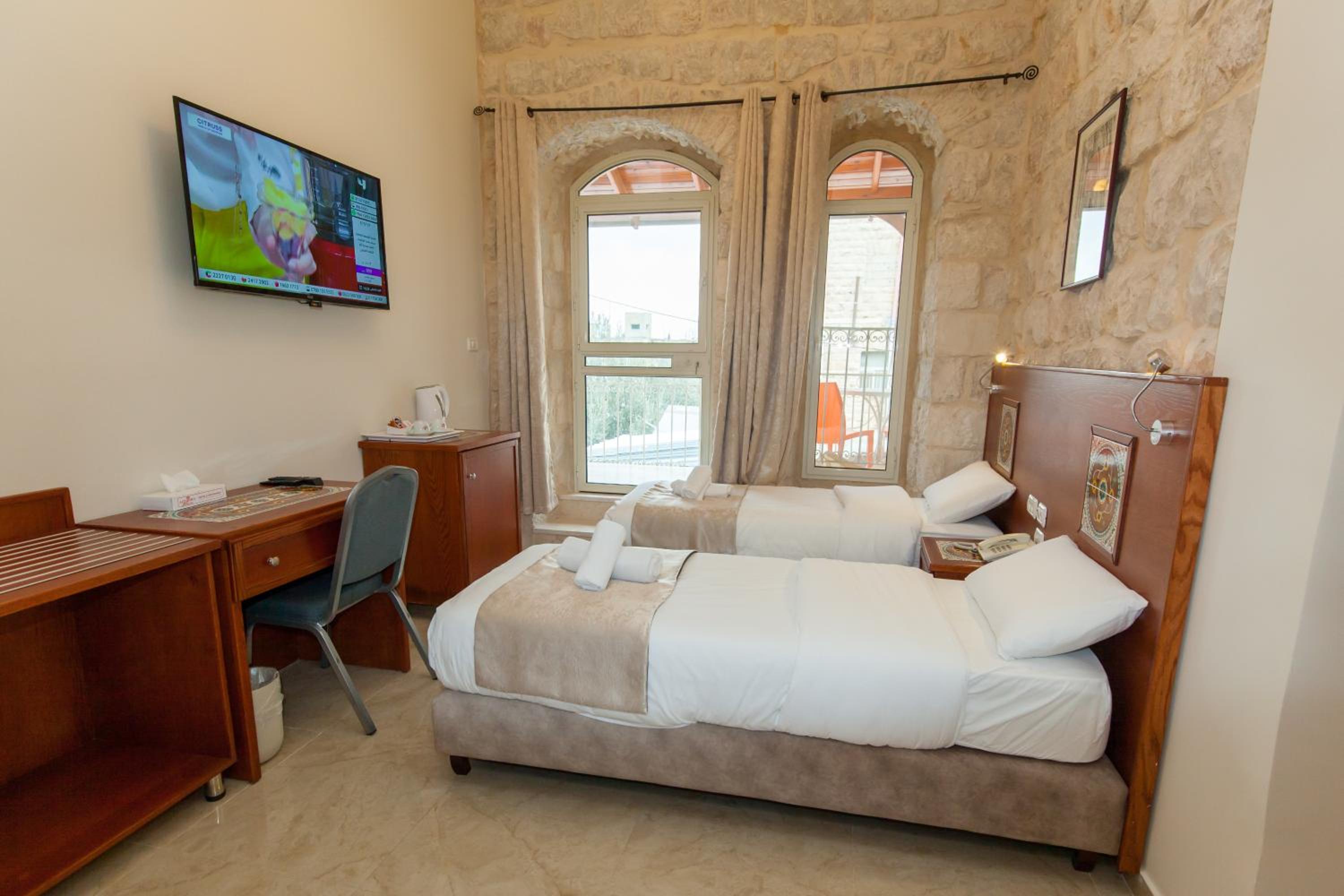 Superior Twin Room with Balcony - Photo 28