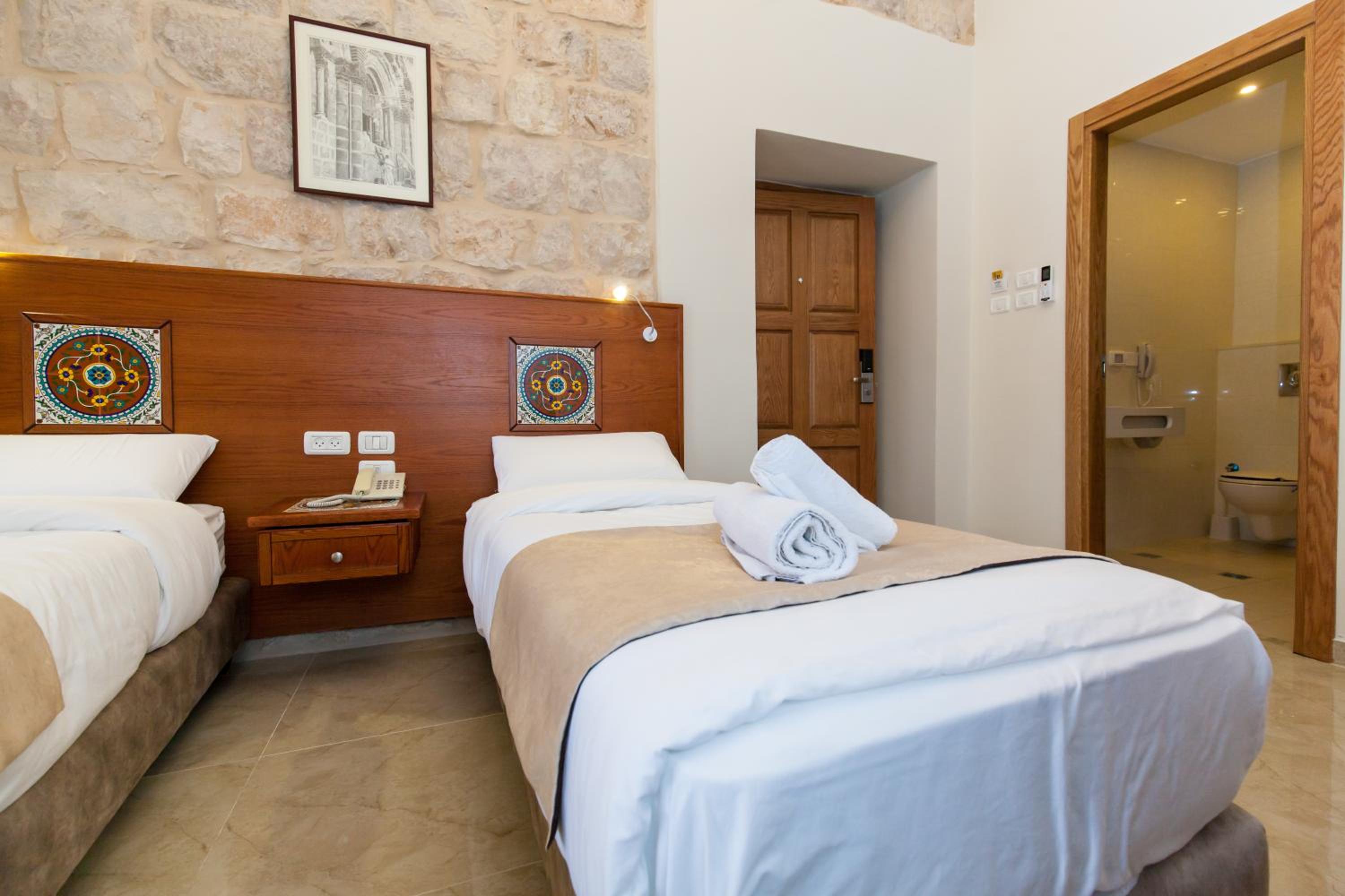 Superior Twin Room with Balcony - Photo 30