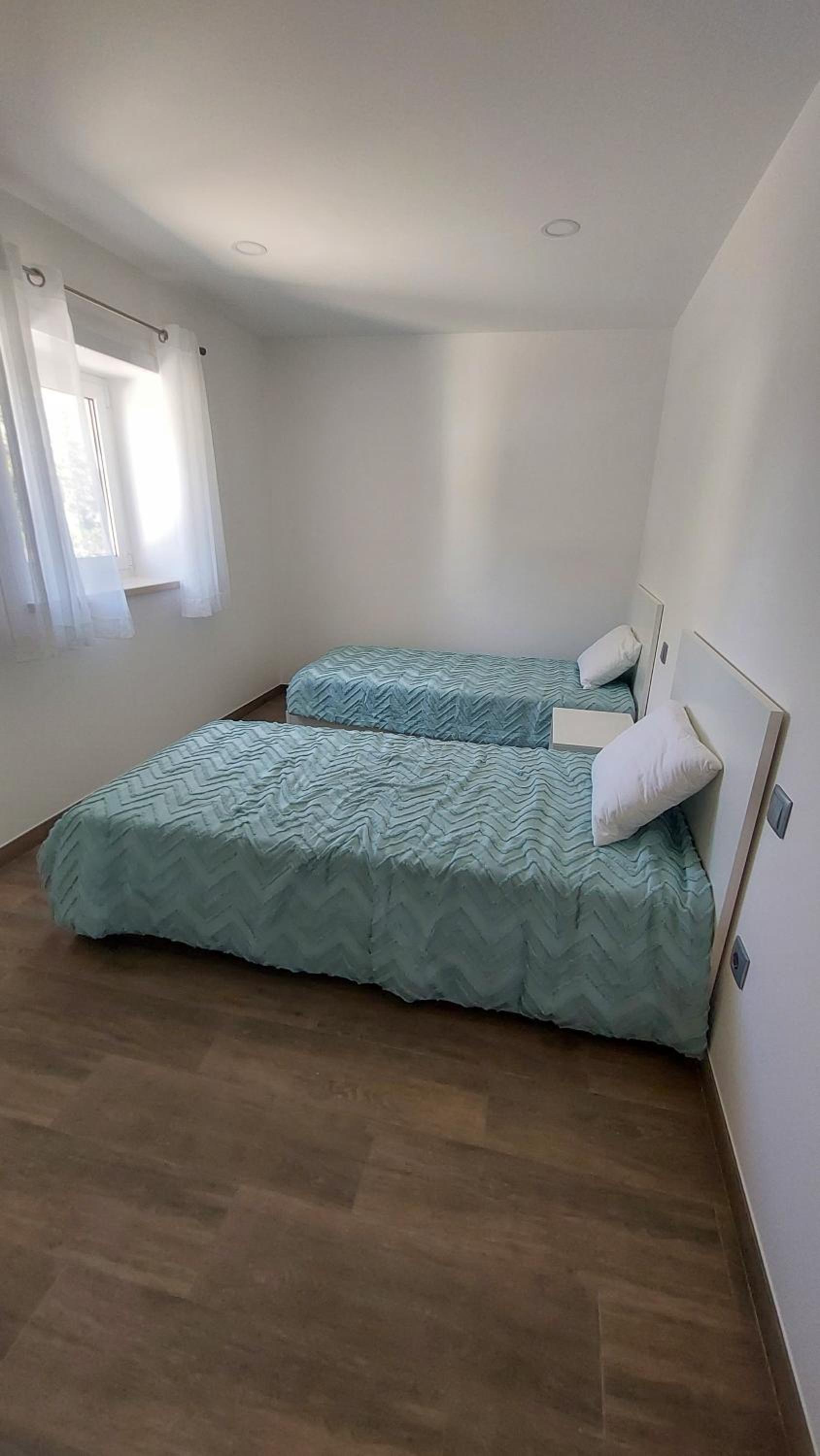 Twin Room with Shared Bathroom photo 1