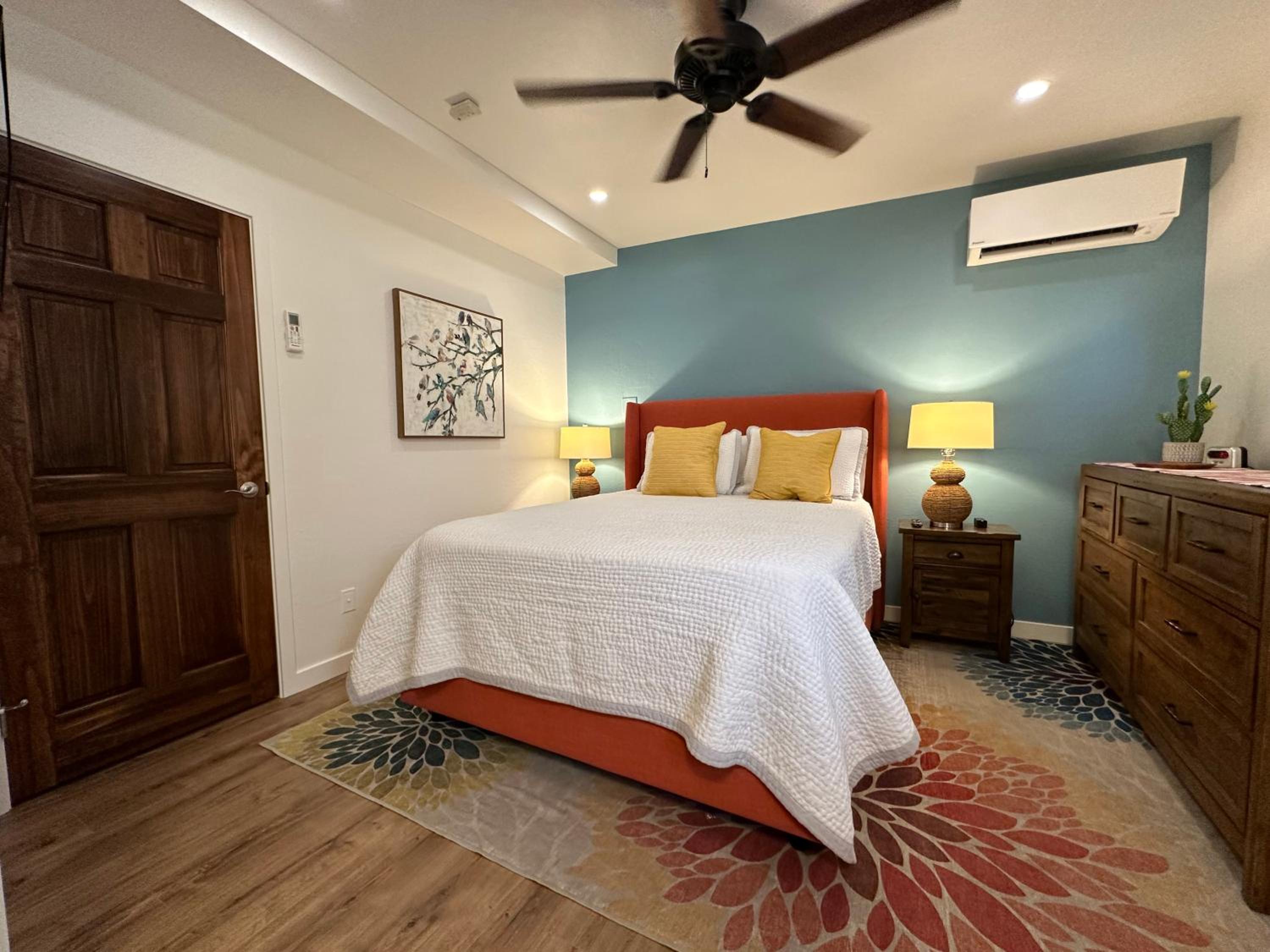 Standard Queen Room