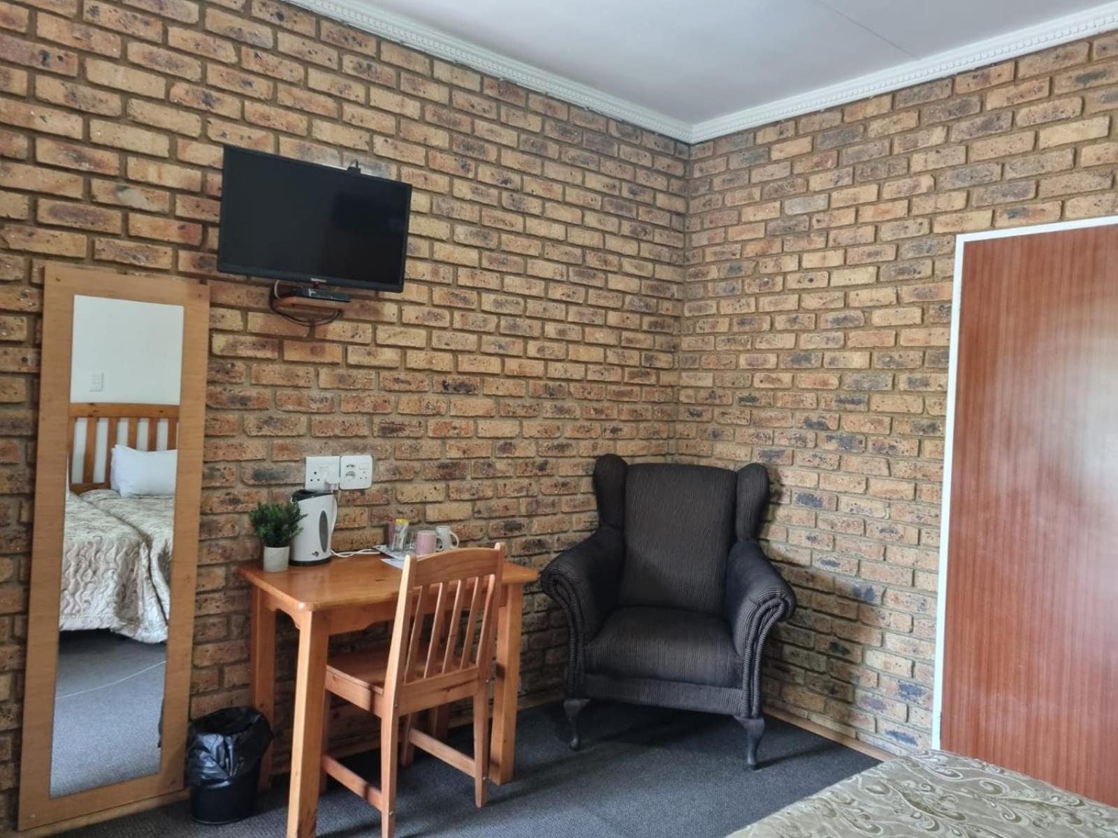 Standard Twin Room - Photo 2