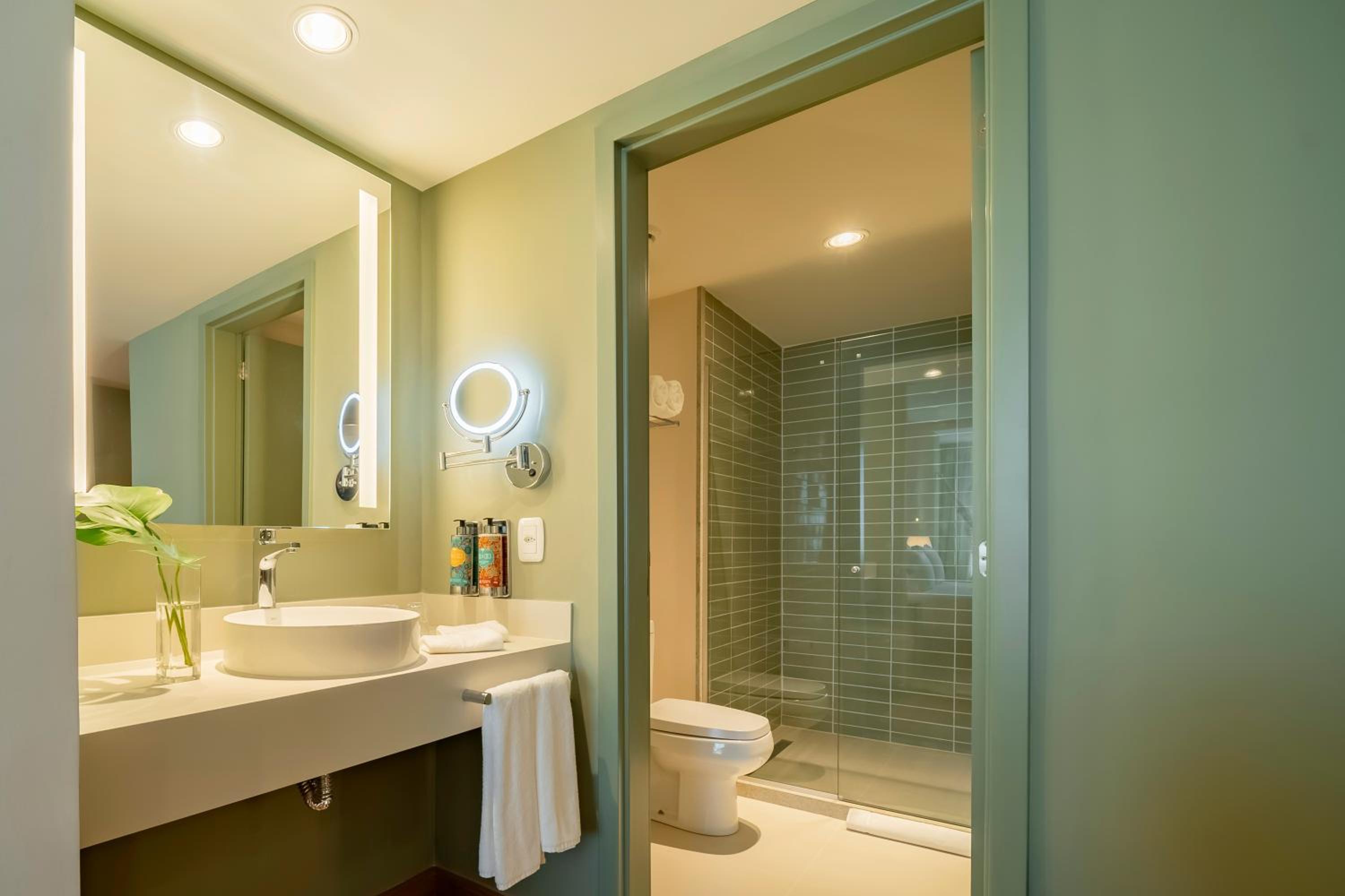 Premium Executive Twin Room with Sea View - Photo 4