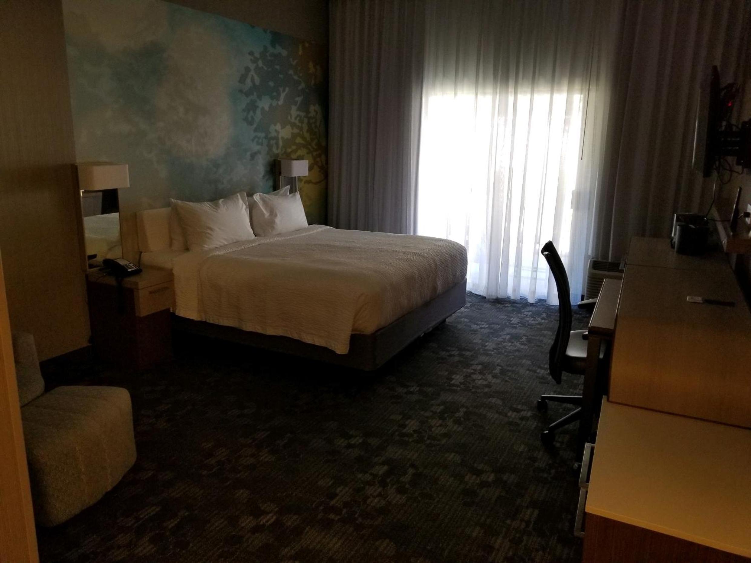 Deluxe King Room with Sofa Bed - Photo 1