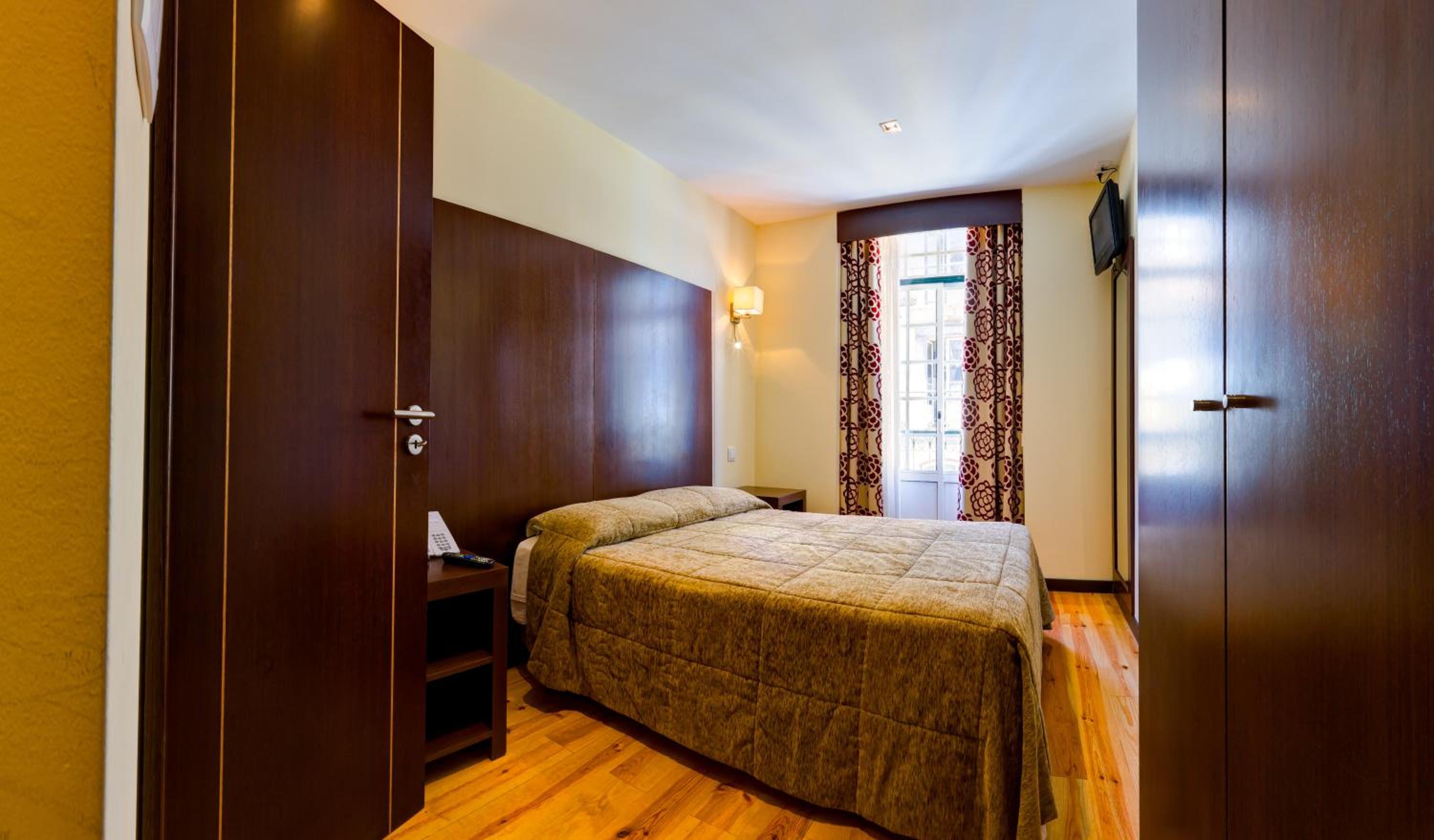 Twin Room - Photo 1