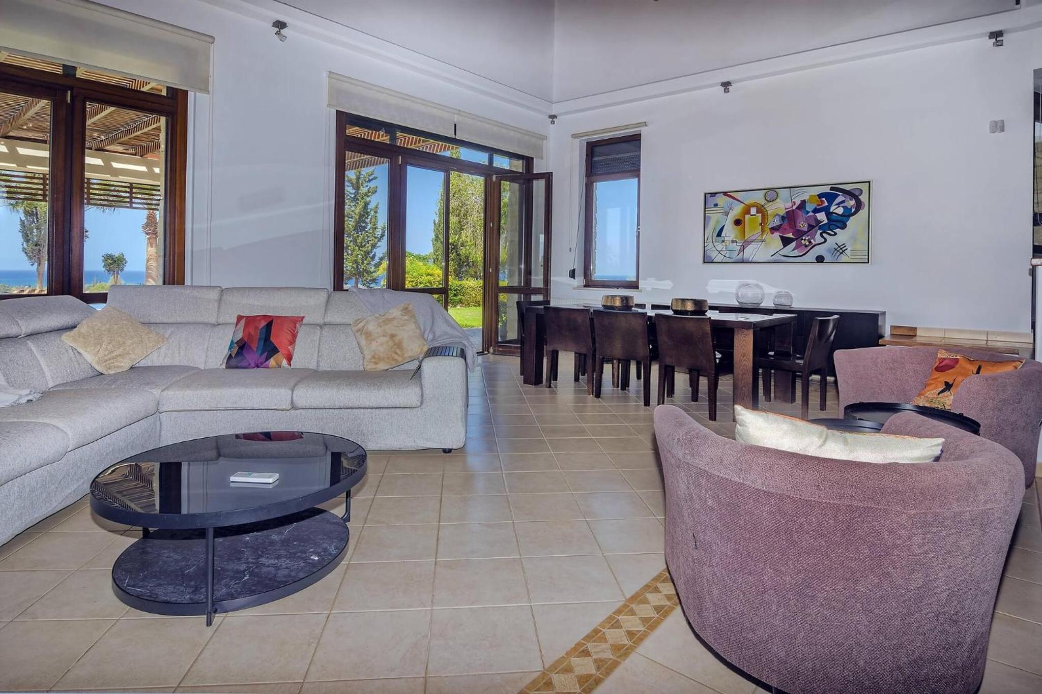Villa photo 1