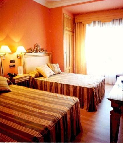 Double or Twin Room - Photo 7