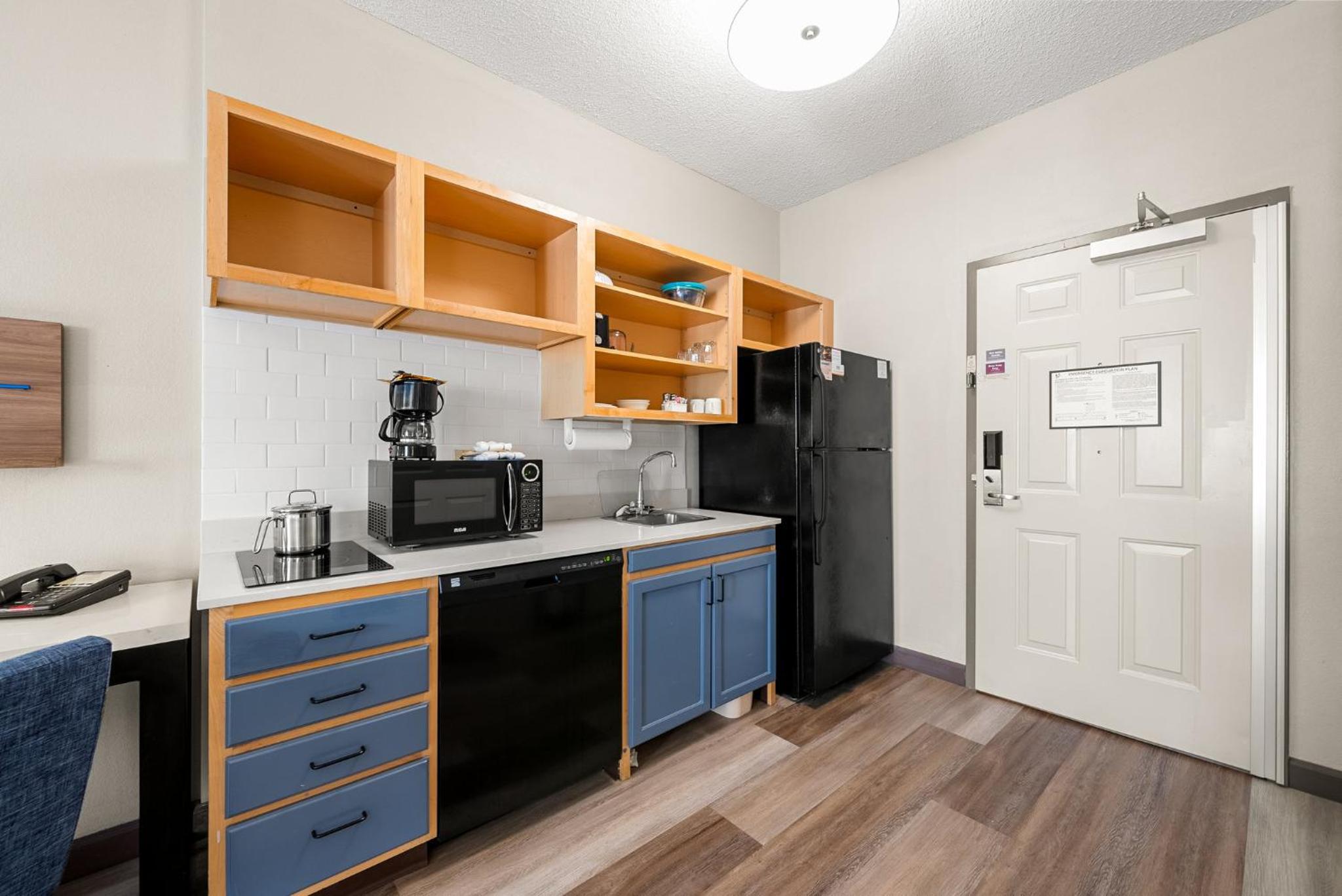 Studio Suite with Two Double Beds - Photo 2