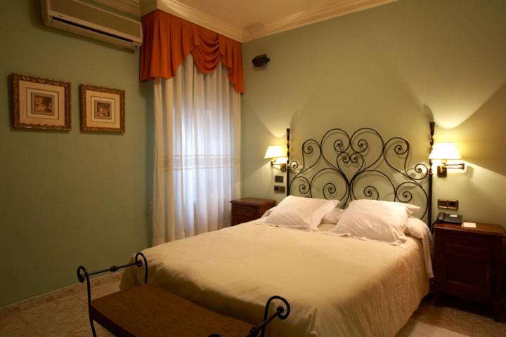 Double or Twin Room - Photo 1