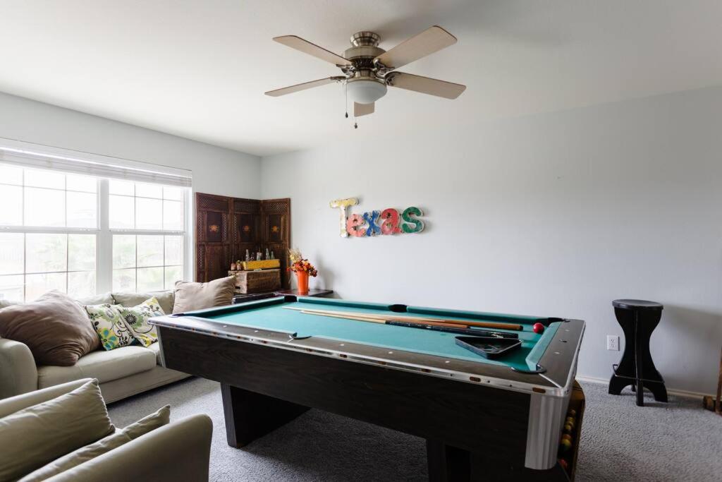 Seven-Bedroom House photo 2