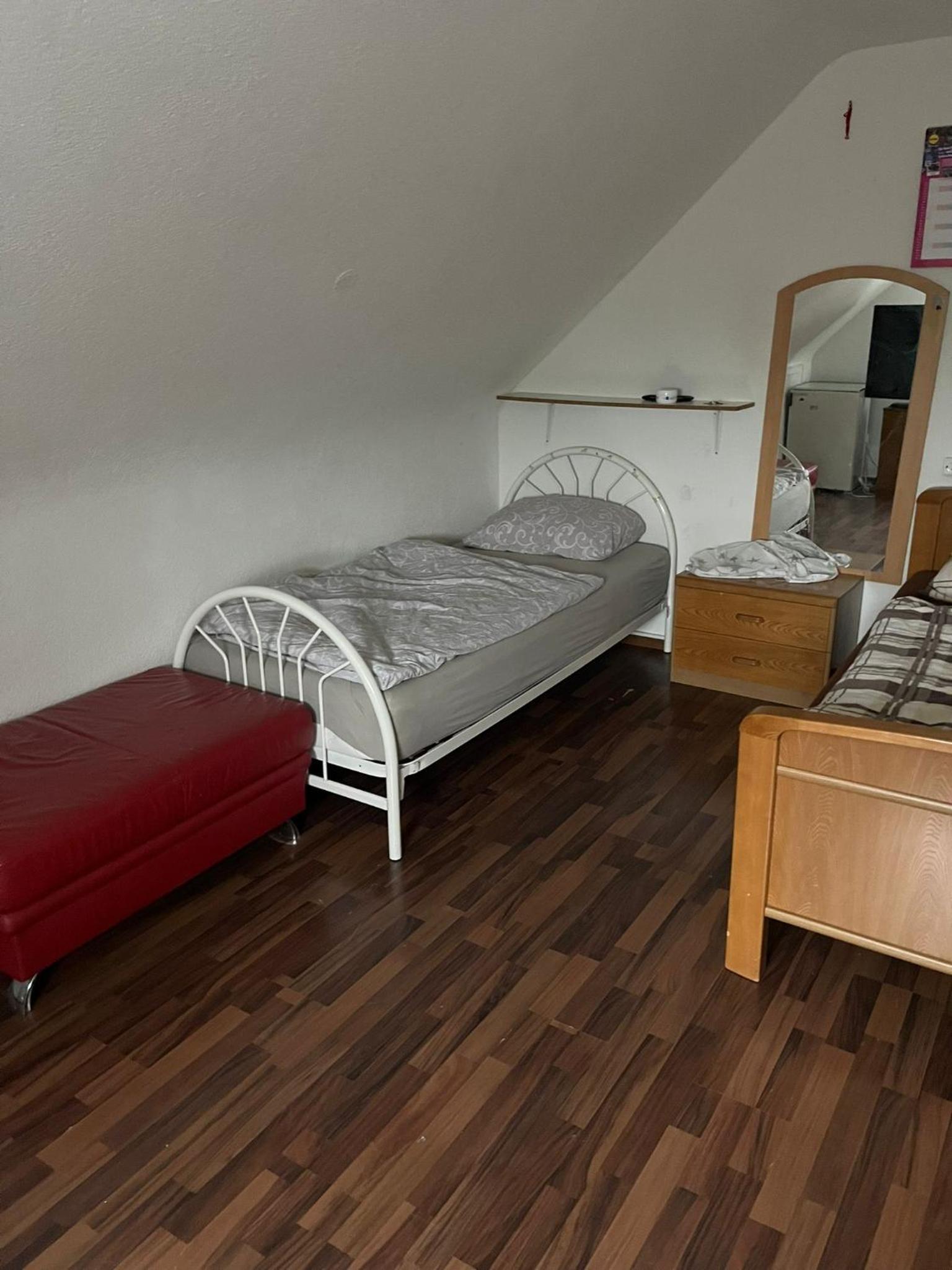 Twin Room with Shared Bathroom photo 3