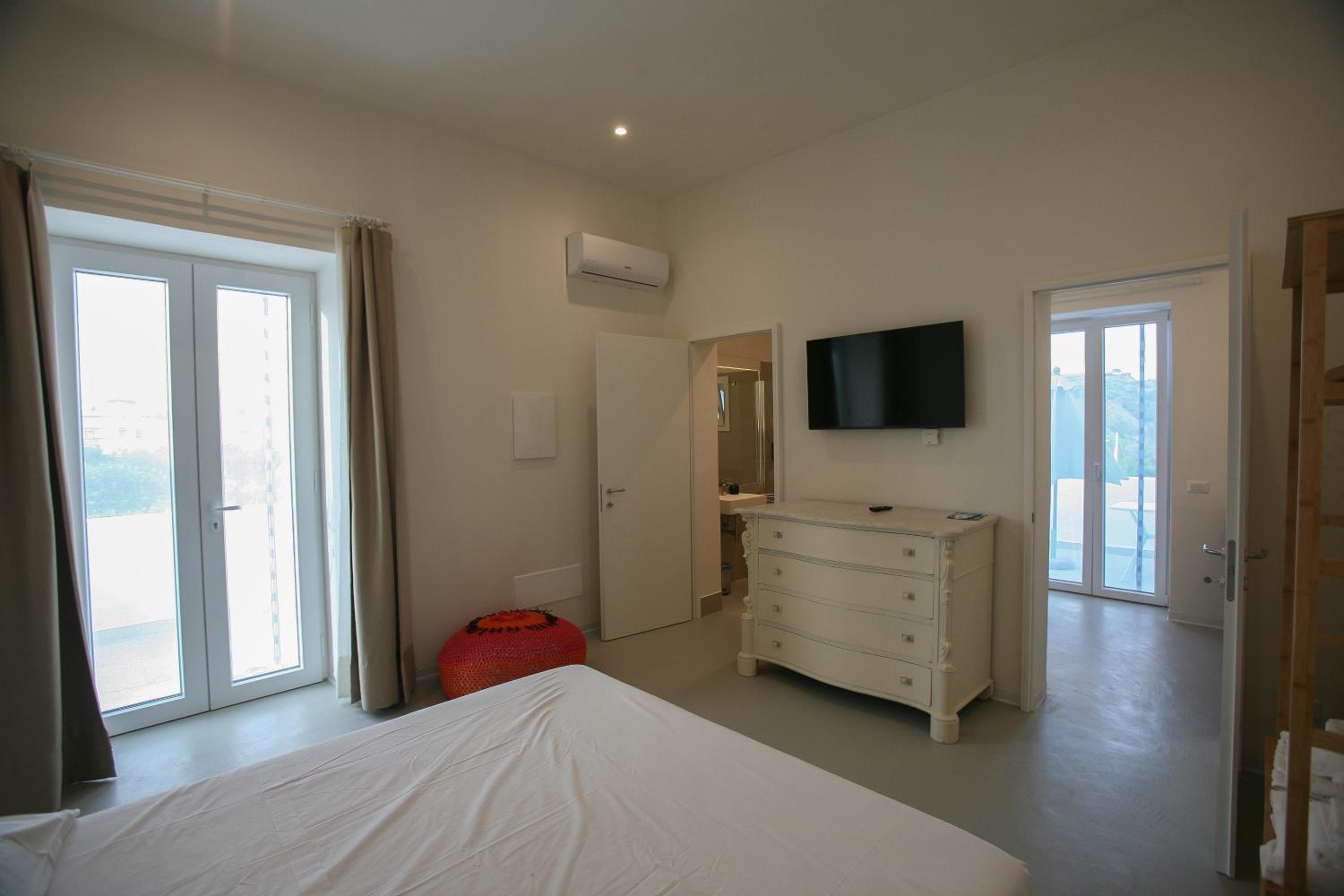 One-Bedroom Apartment with Sea View and Terrace photo 1