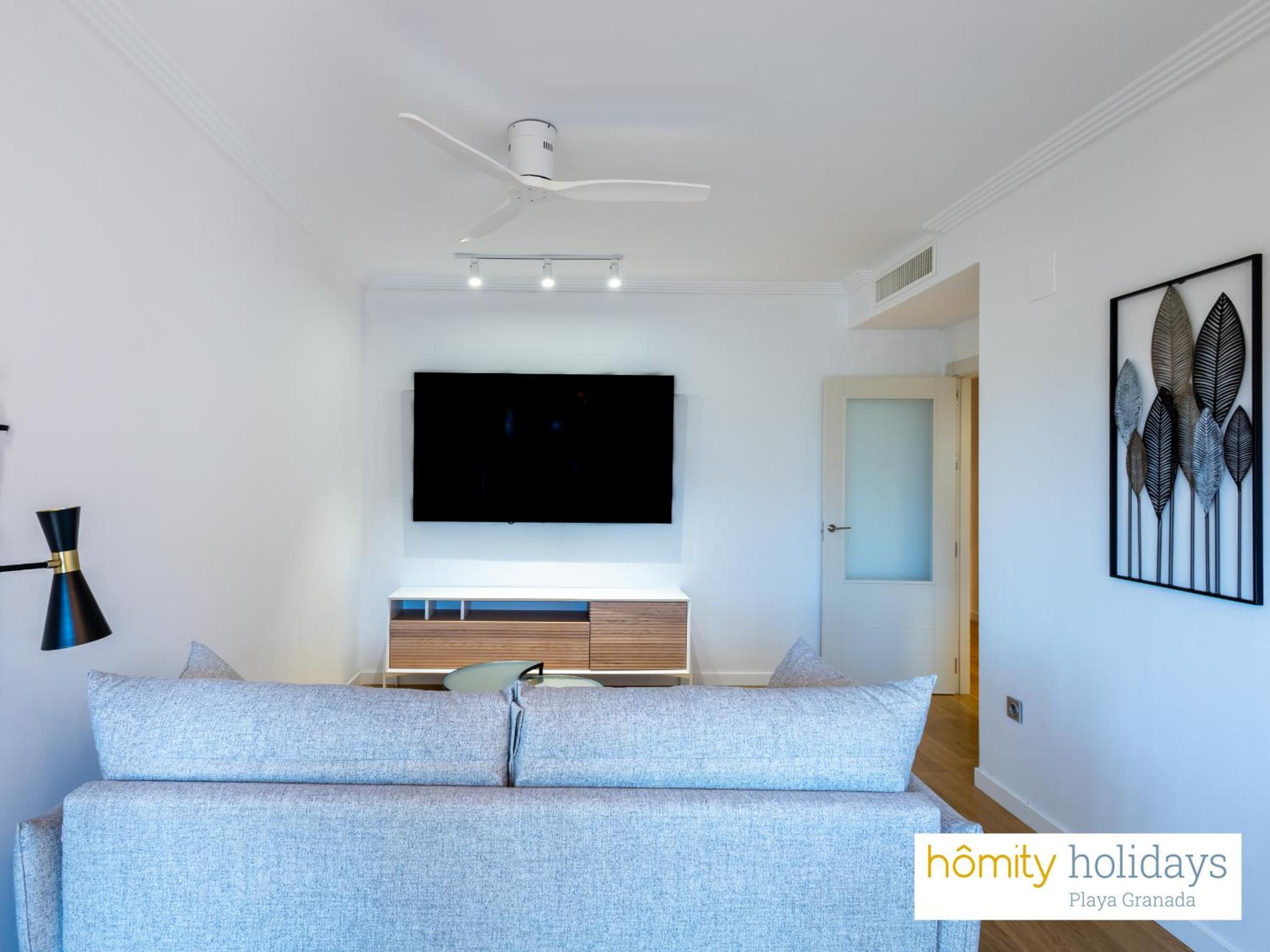 Apartamento de lujo con jardín y vista a la montaña