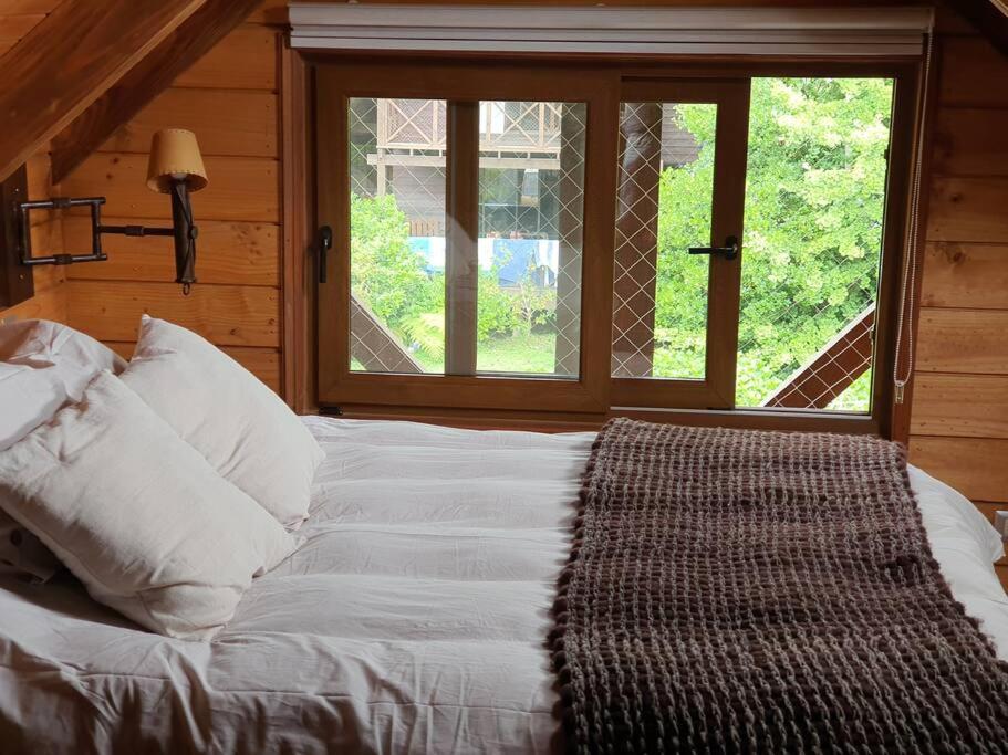Eight-Bedroom House photo 1