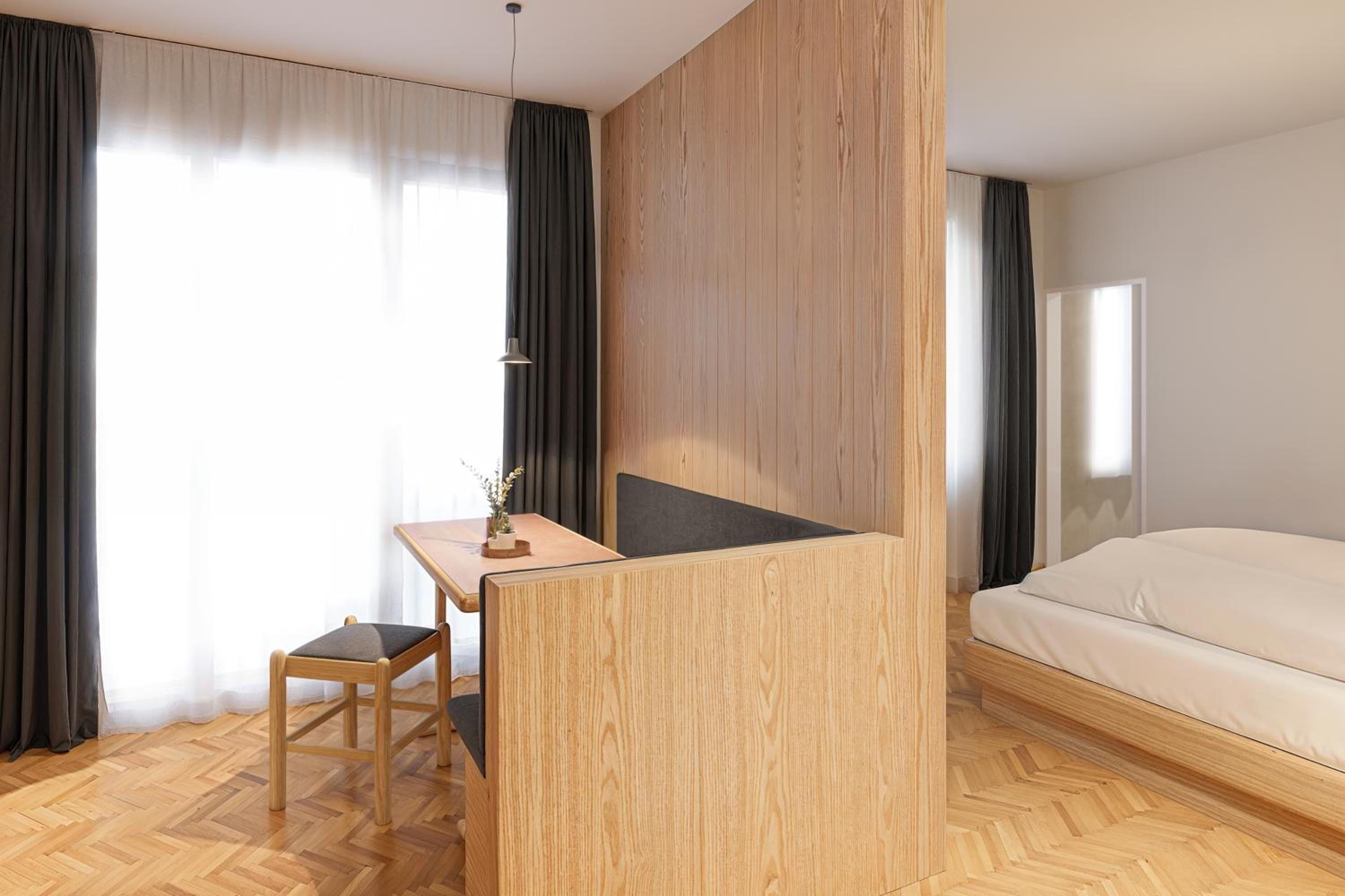 Deluxe Room (2 Adults + 1 Child) photo 1