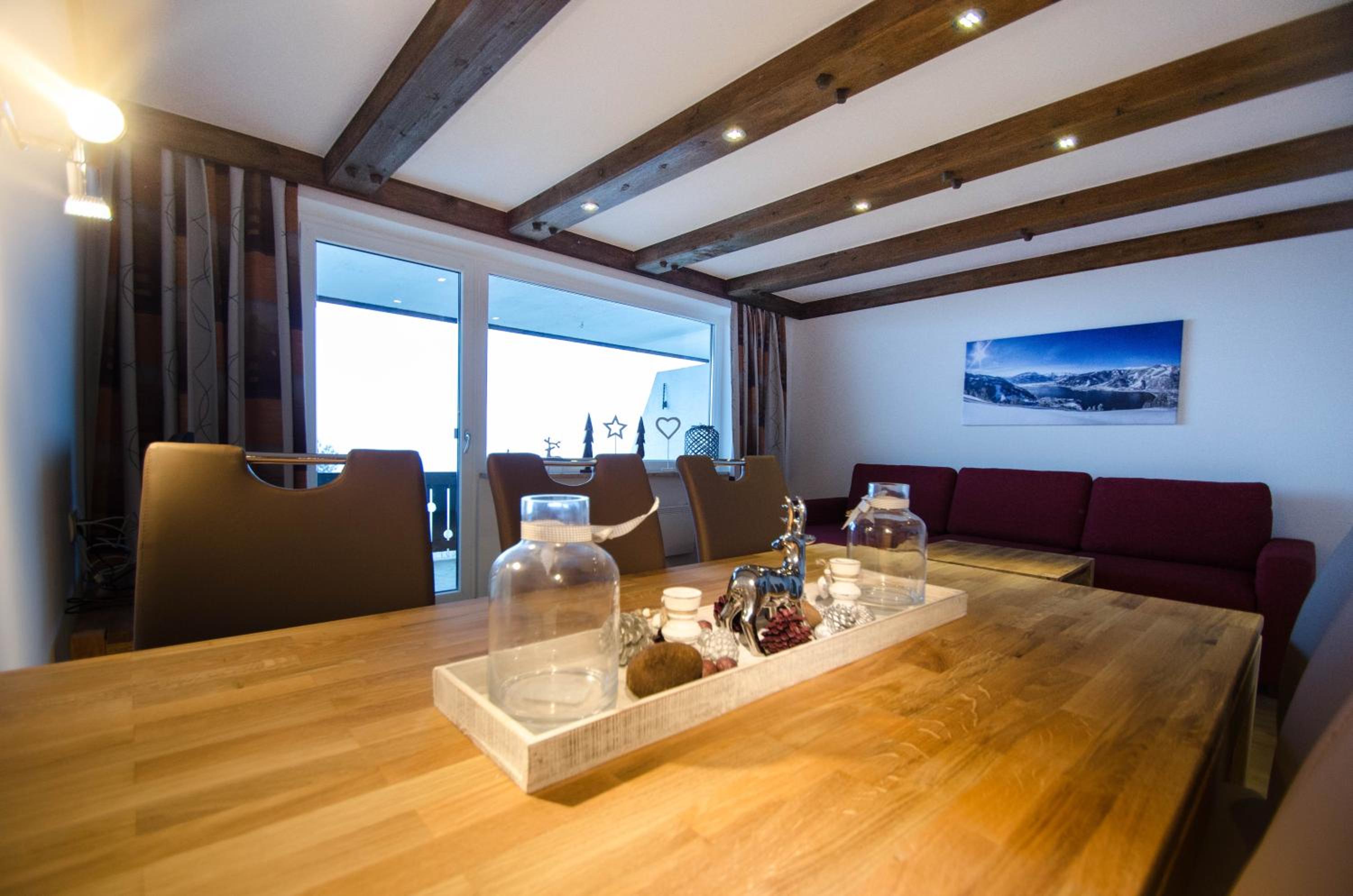 One-Bedroom Apartment with Lake View photo 3