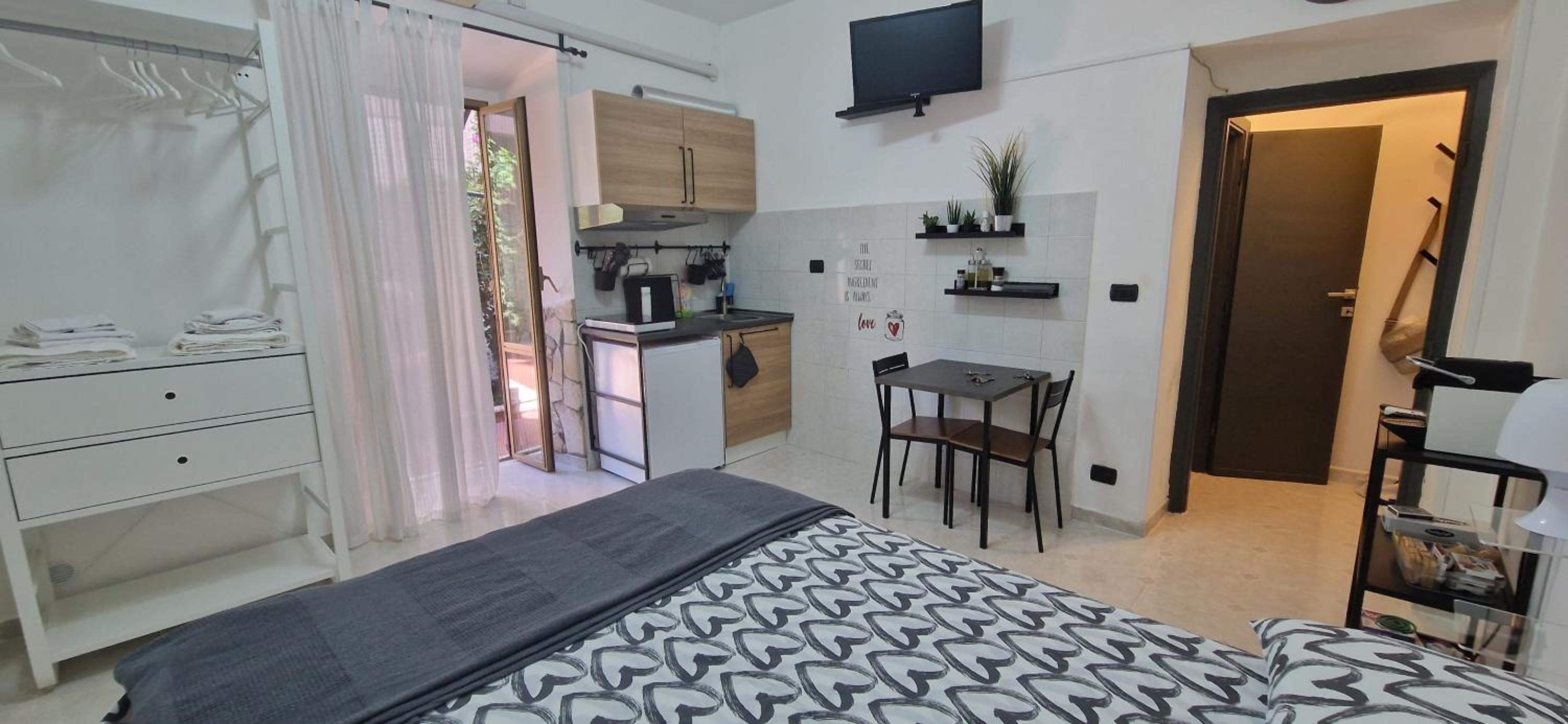 One-Bedroom Apartment