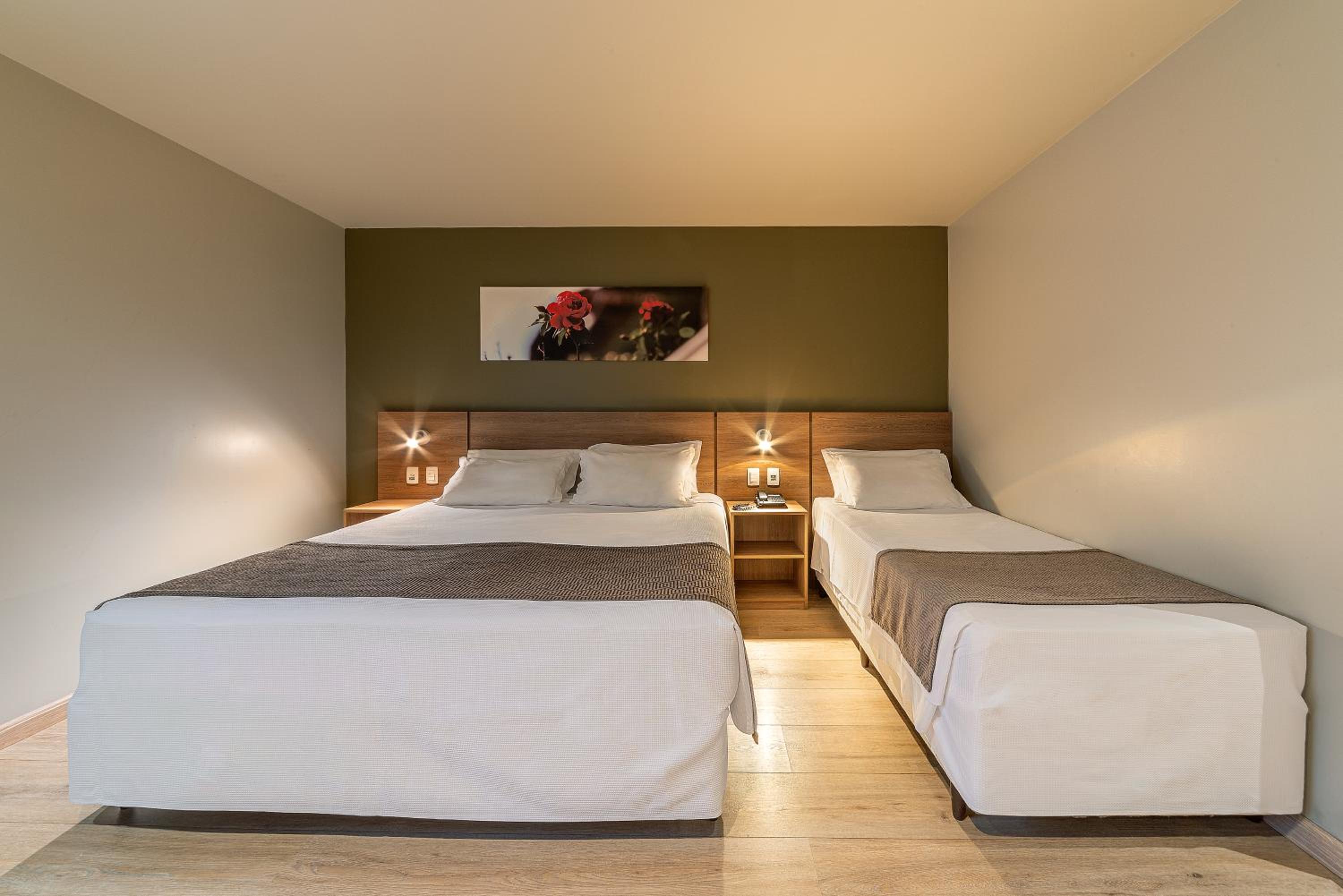 Deluxe Room, Valley View thumbnail 5