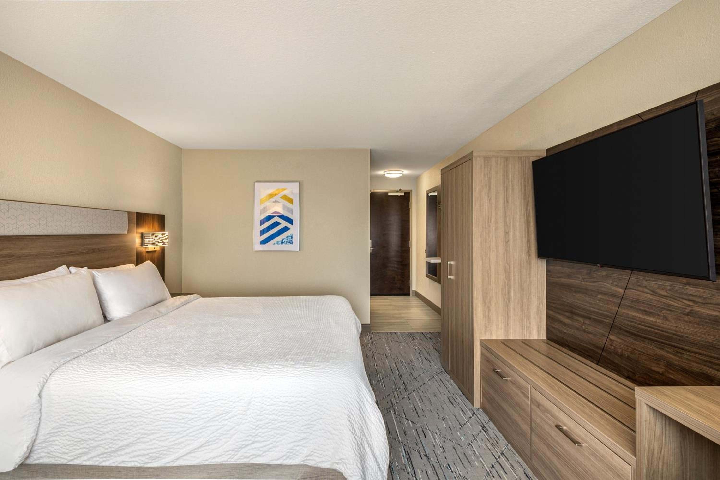 Standard King Room photo 1