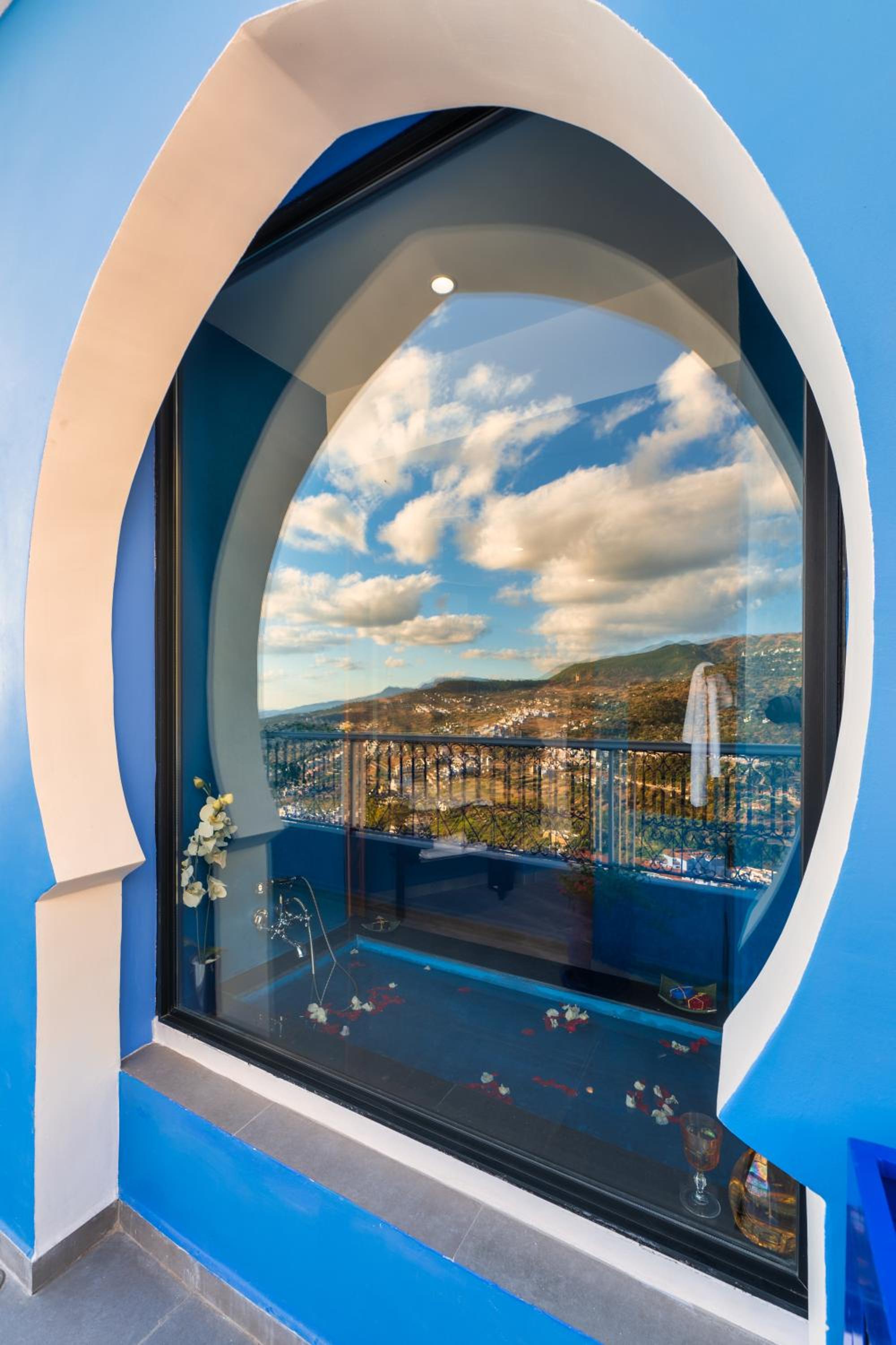 Suite with Terrace - Photo 6