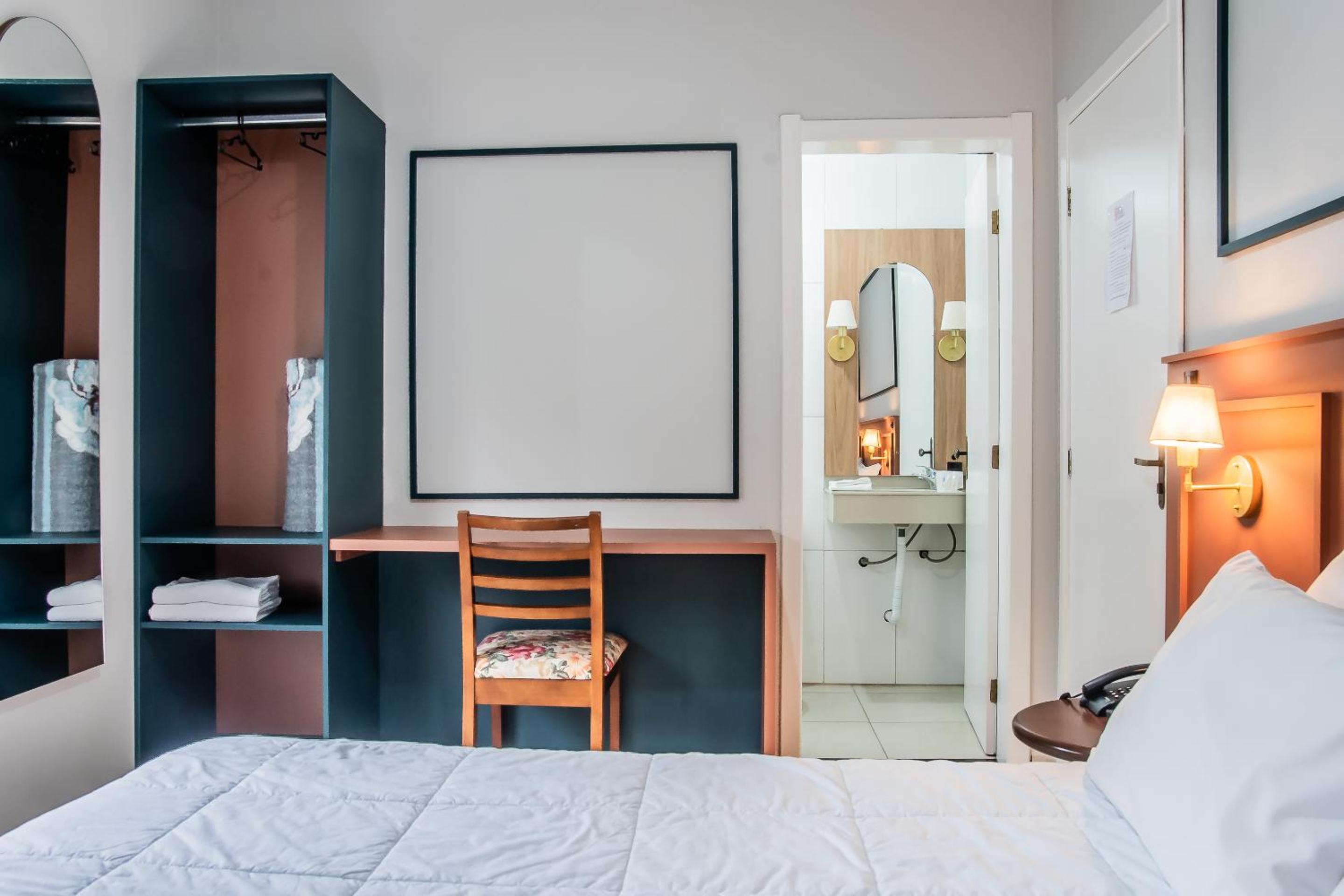 Standard Suite - Photo 3