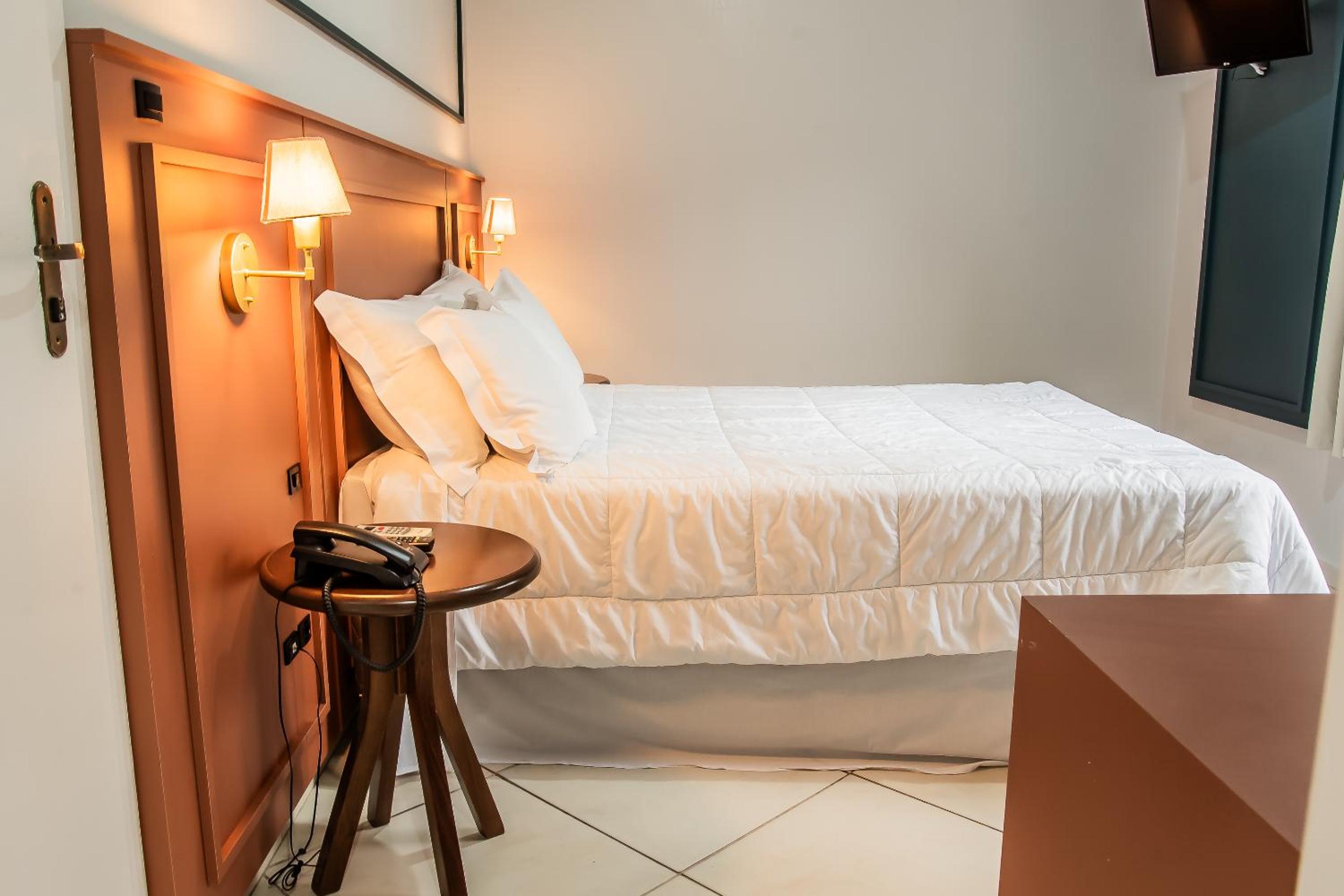 Standard Suite - Photo 2