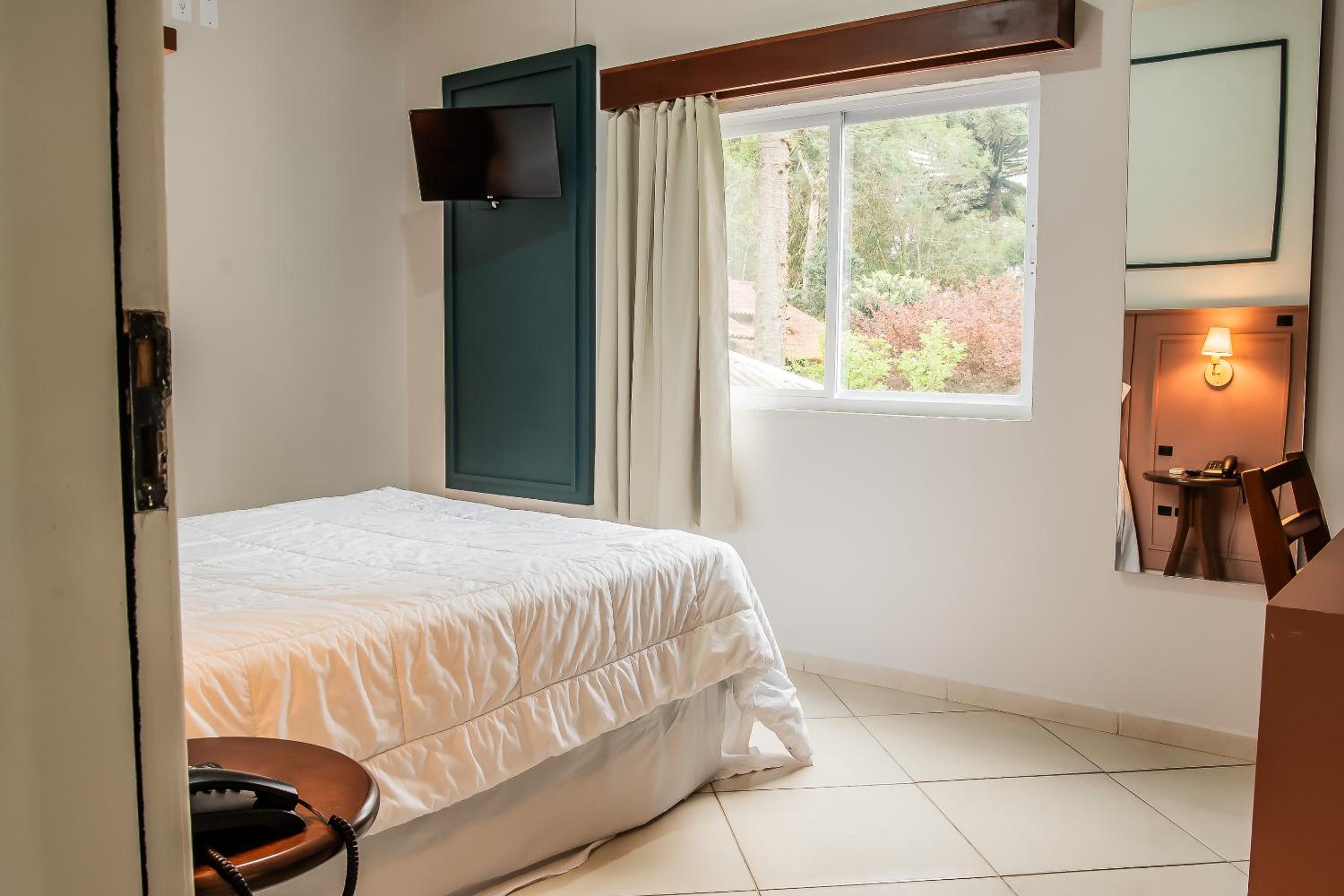 Standard Suite - Photo 4