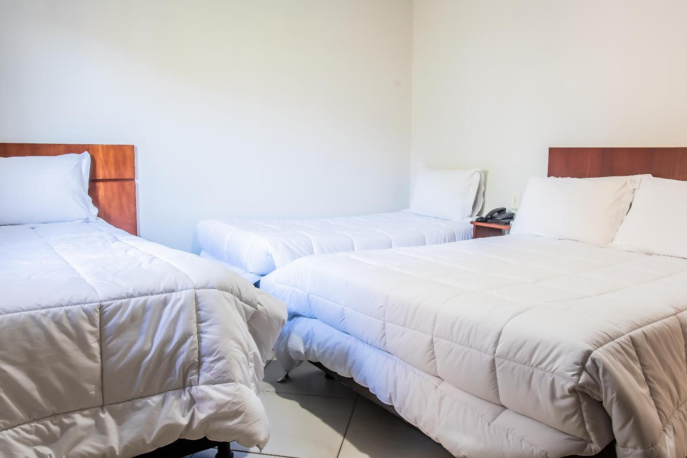 Quadruple Room - Photo 3