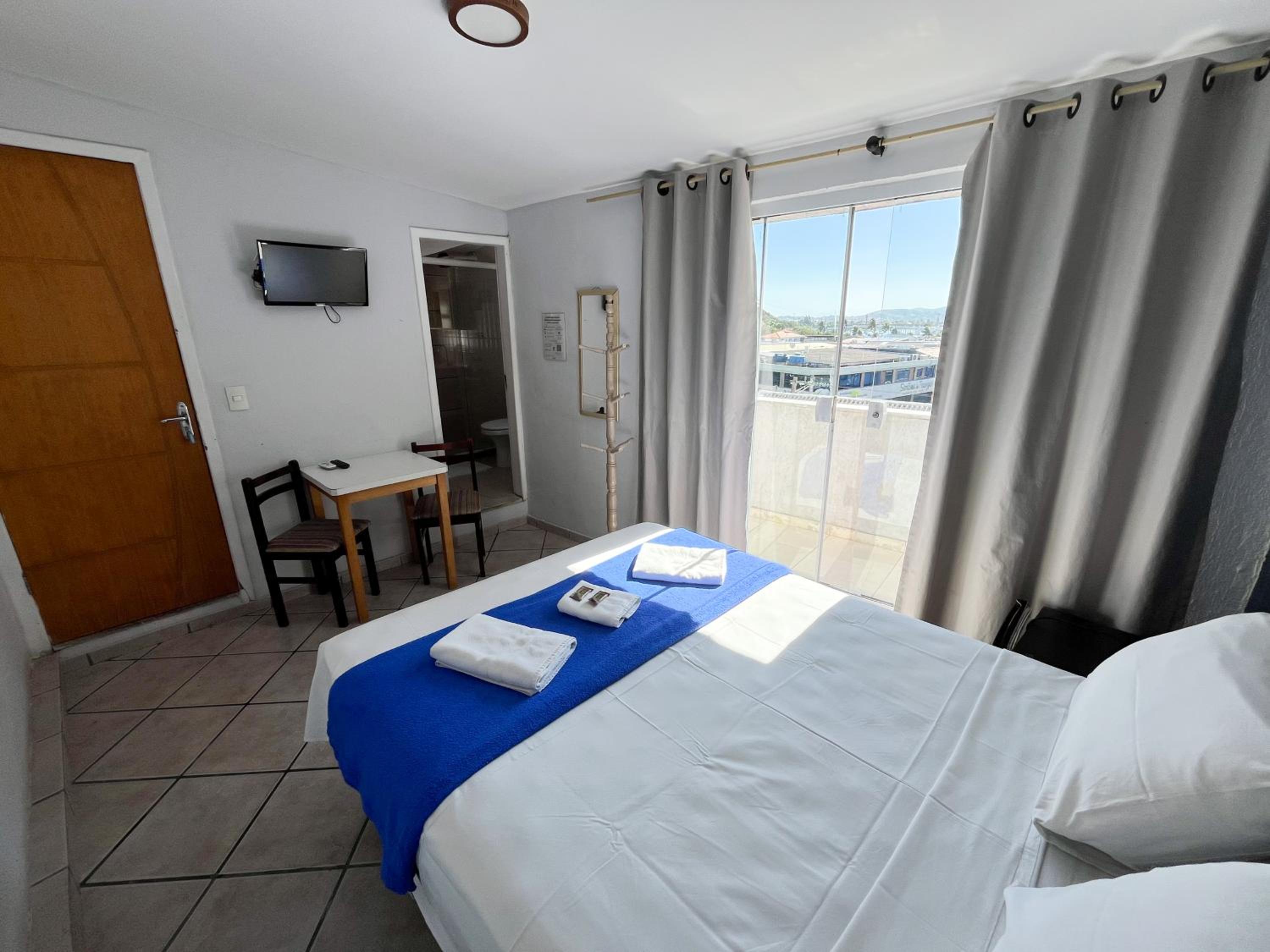 Double Room with Air Conditioner photo 1