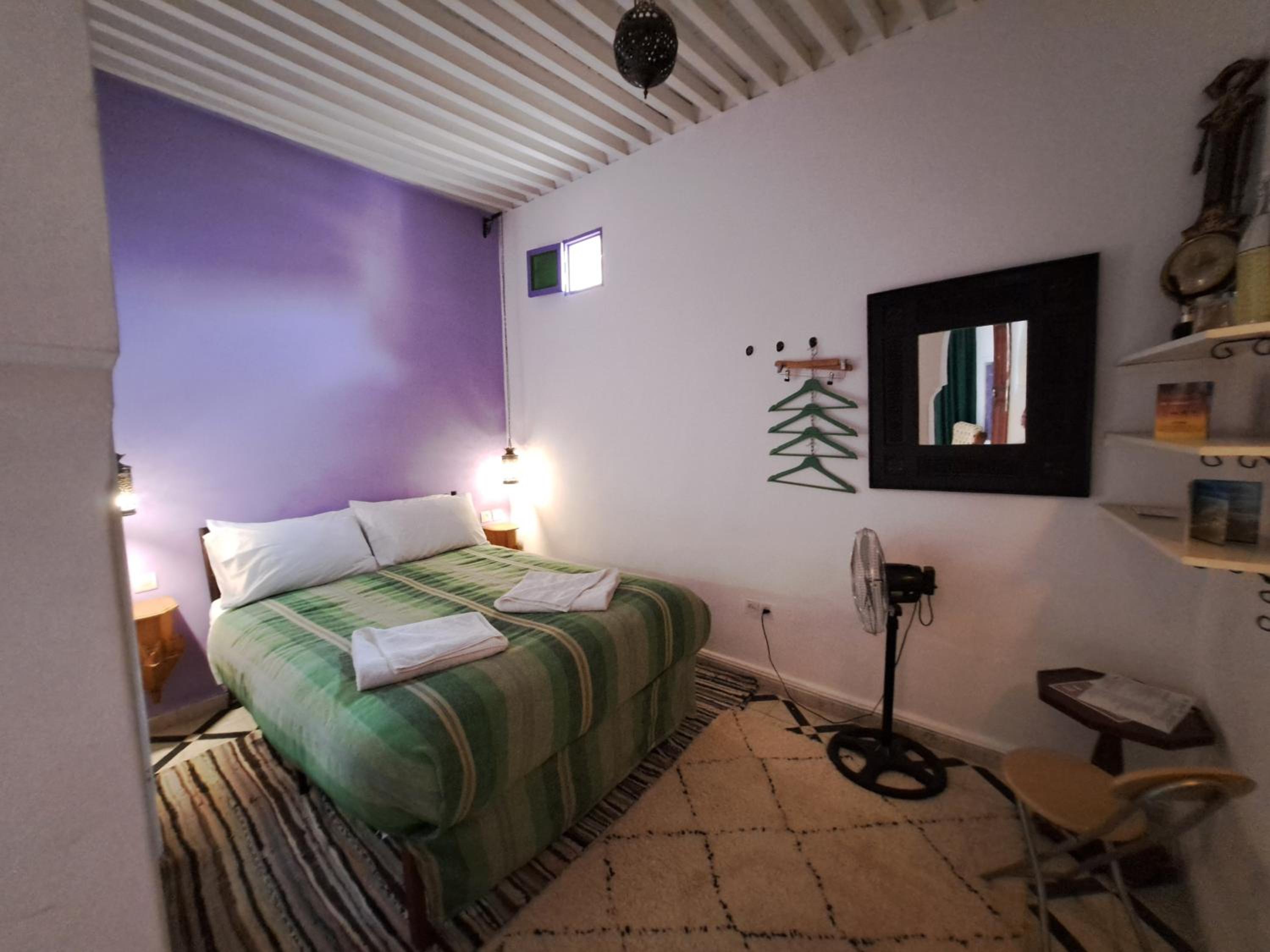 Double Room with Private Bathroom - Photo 2