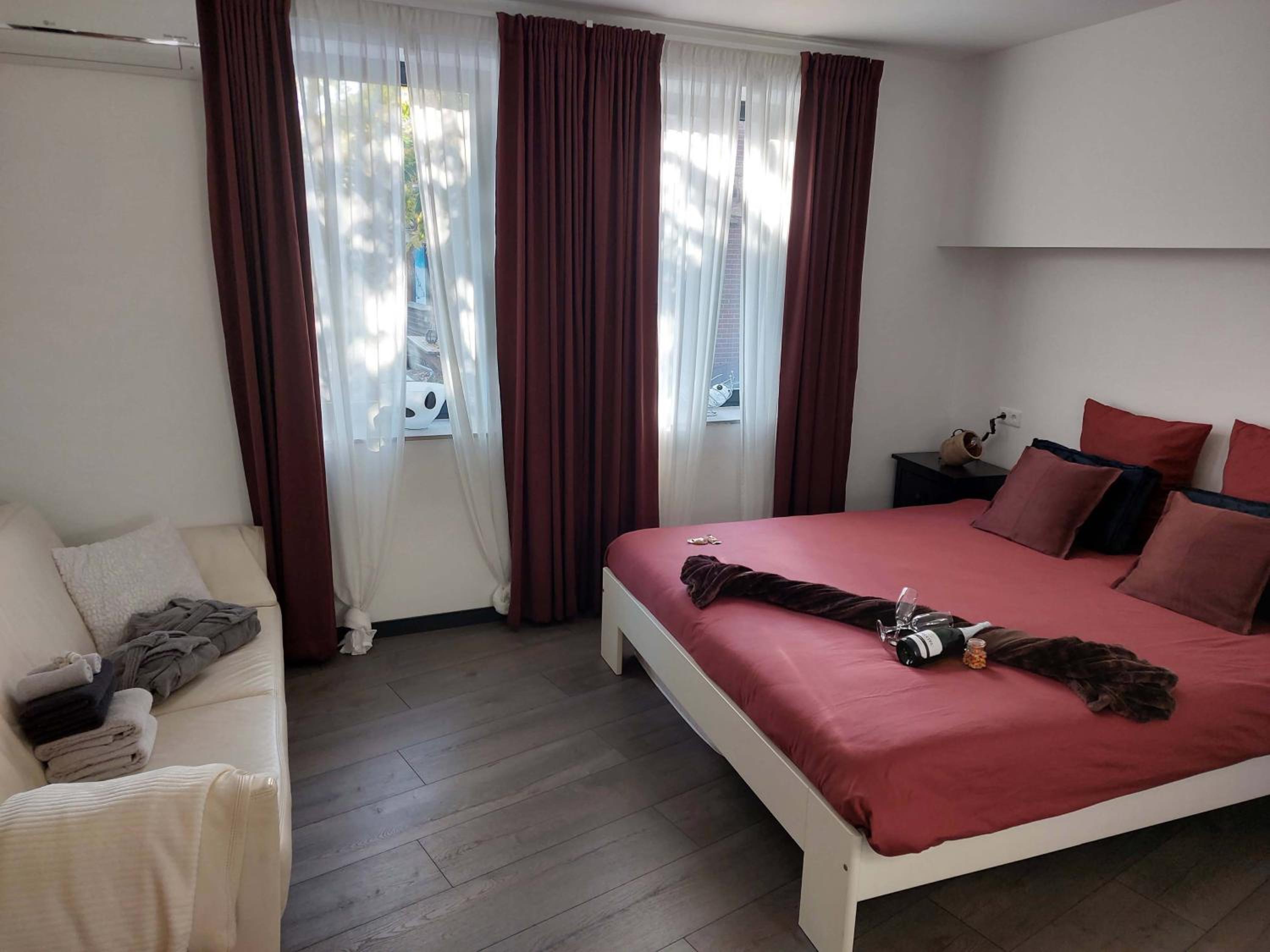 Budget Double Room - Photo 68