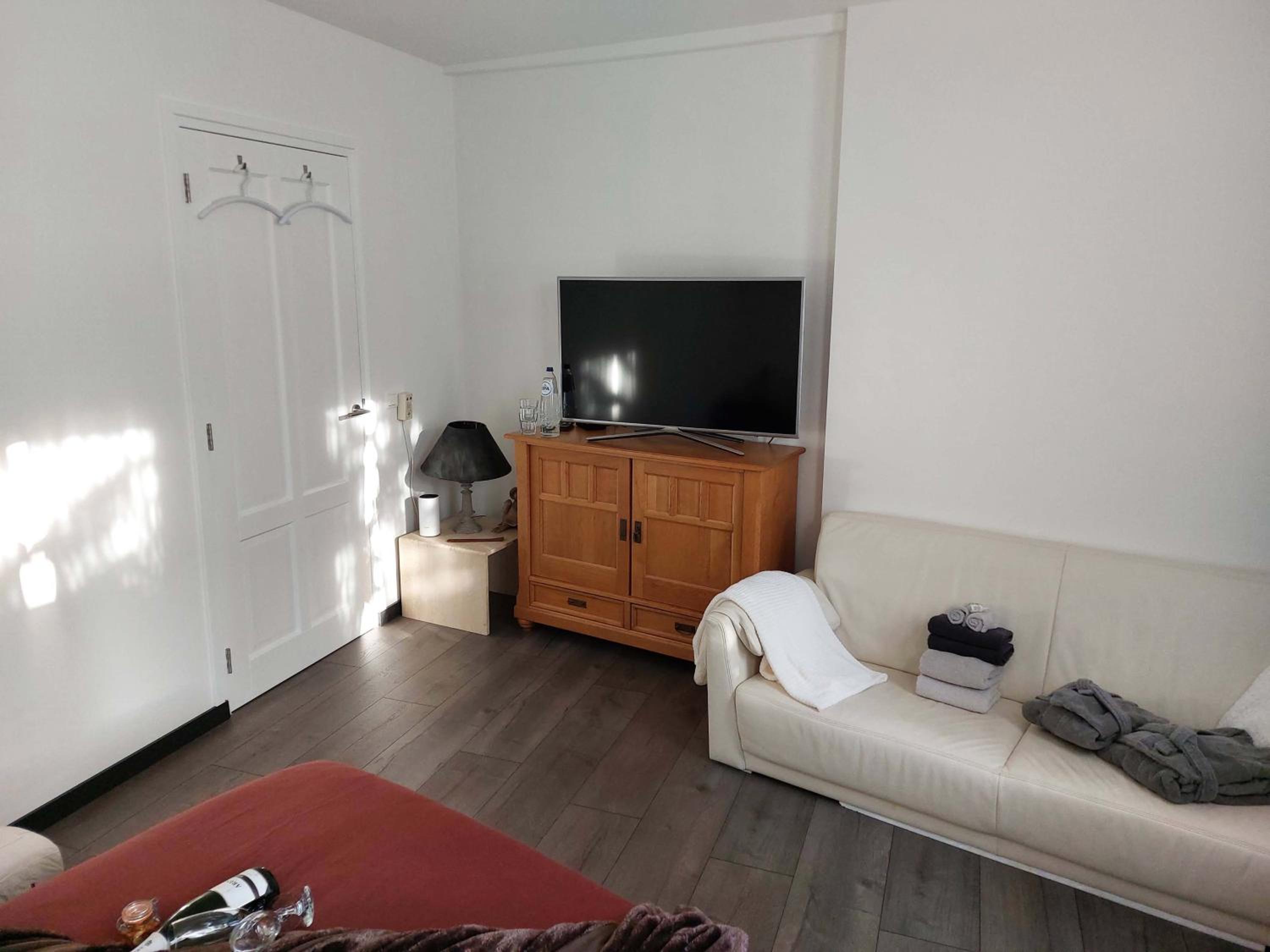 Budget Double Room - Photo 73