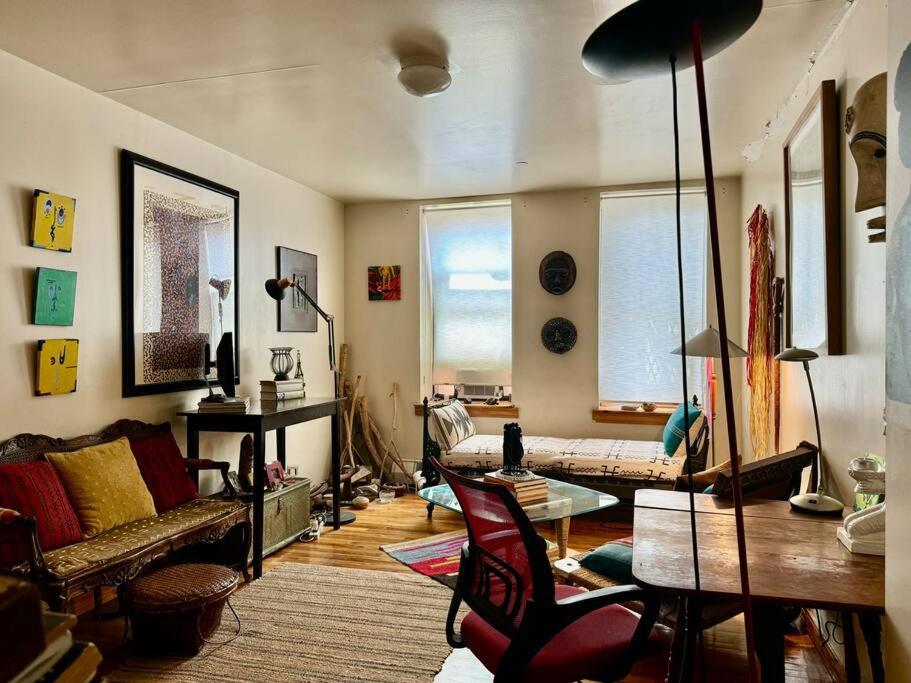 One-Bedroom Apartment photo 1