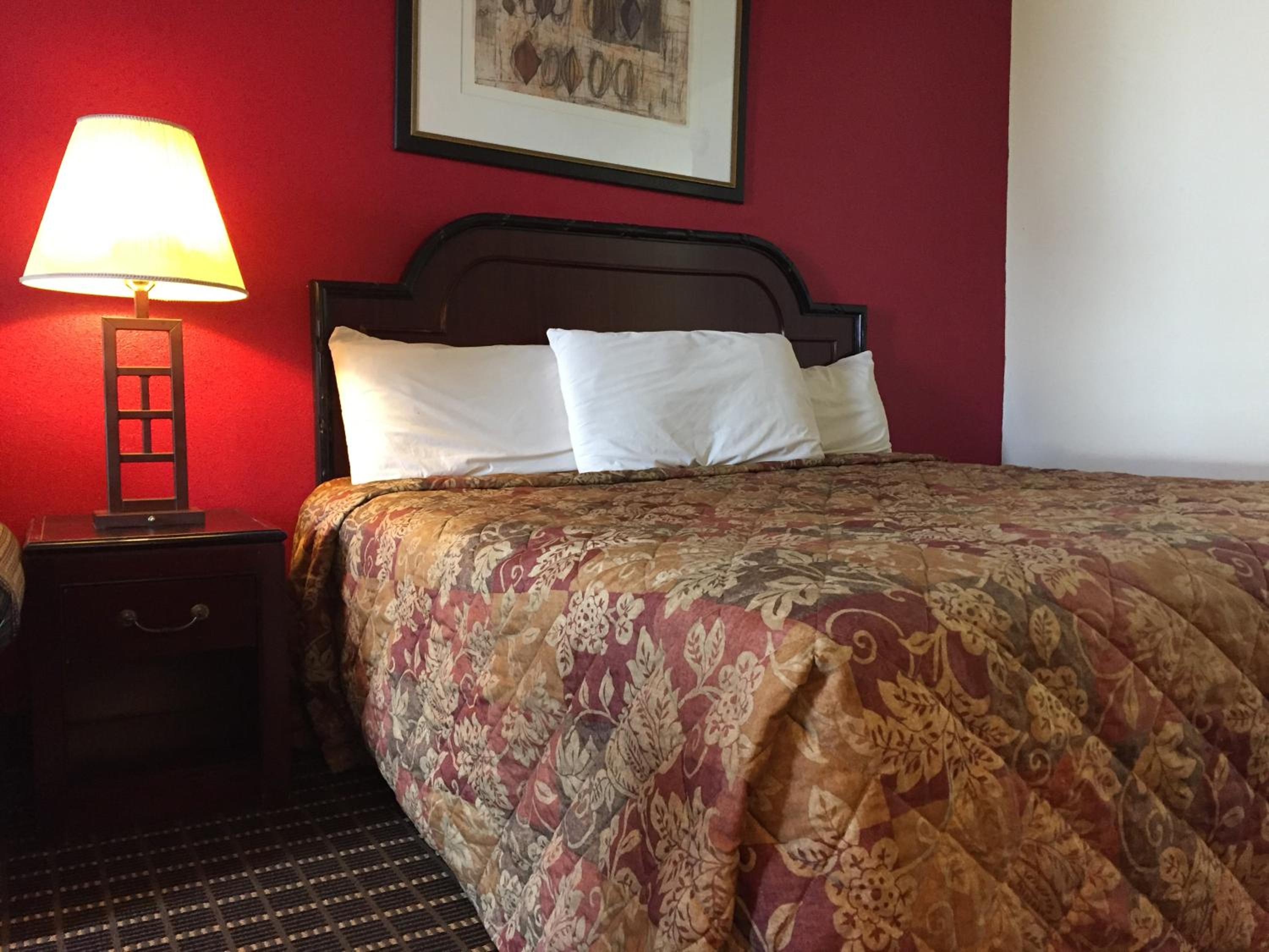 King Room - Non-Smoking photo 2