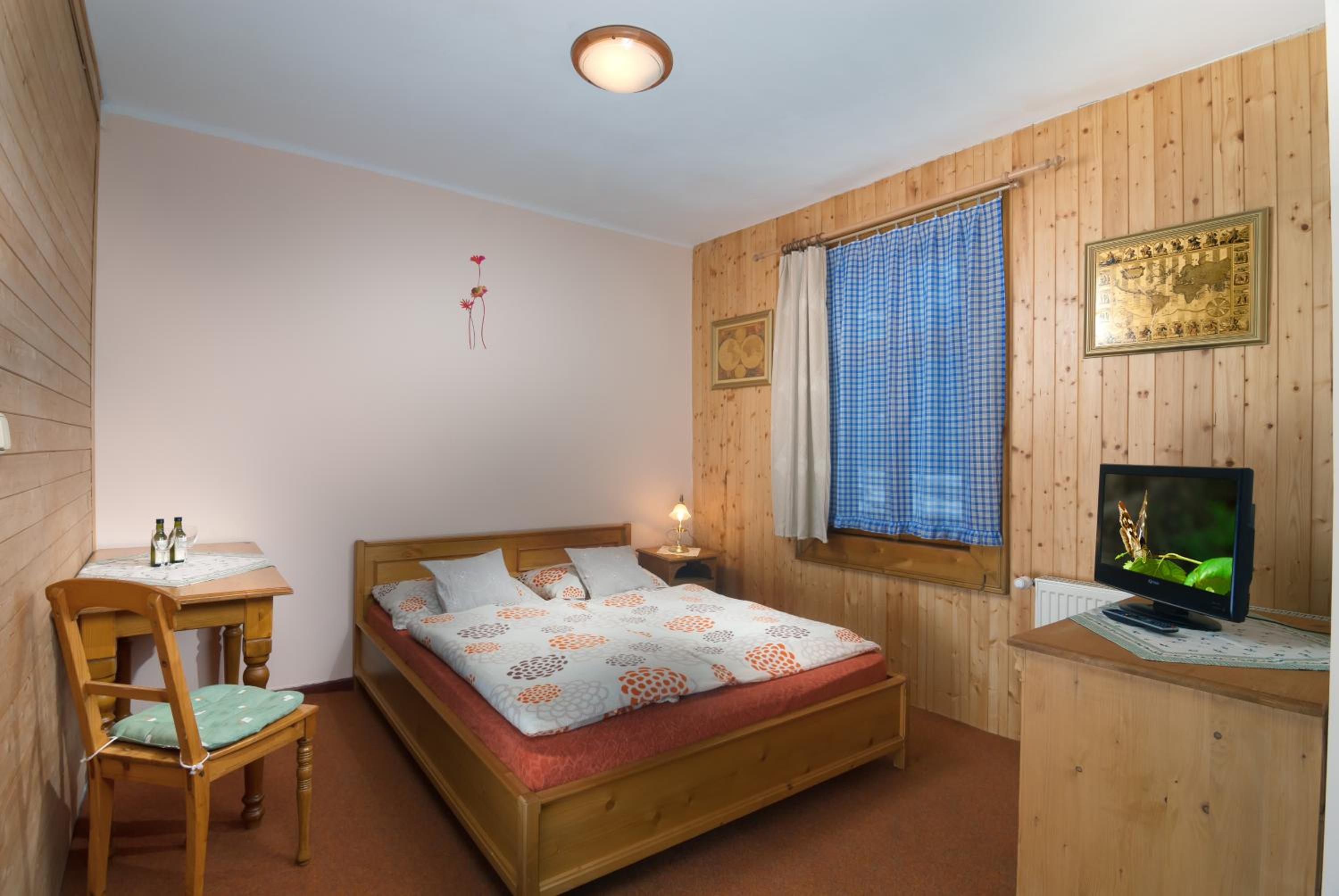 Double Room with Private Bathroom photo 1